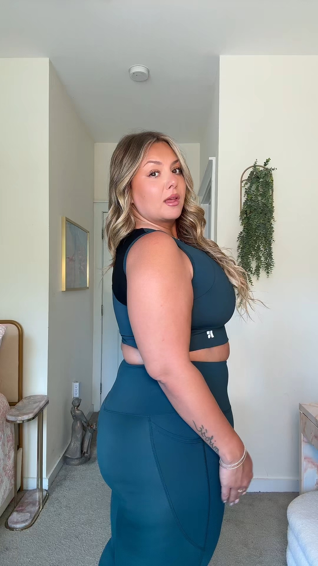 @Forme.Science has created smart posture apparel powered by Muscle Memory Technology!! Designed to help you stand taller, improve alignment, and reduce everyday neck, shoulder and back tension. @Shop.LTK #liketkit #formescience #forme
#formesciencepartner