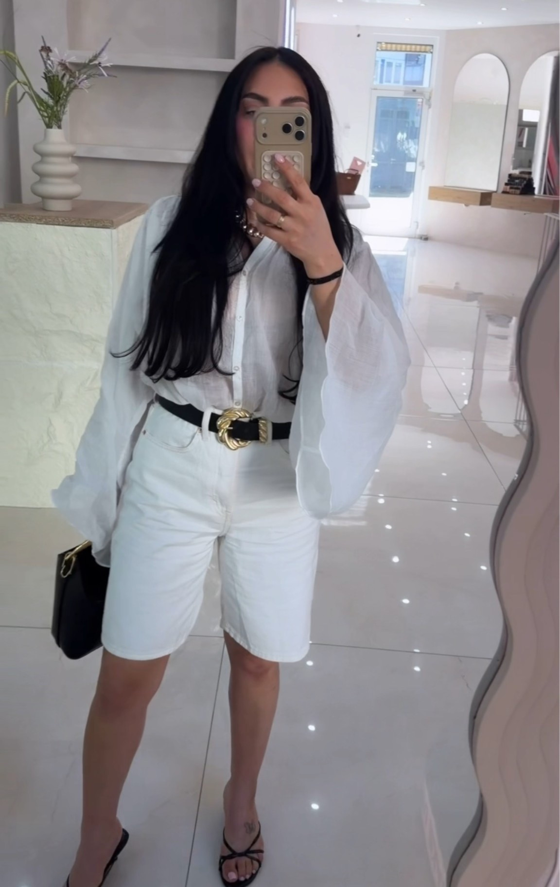 Today’s Outfit 🤍