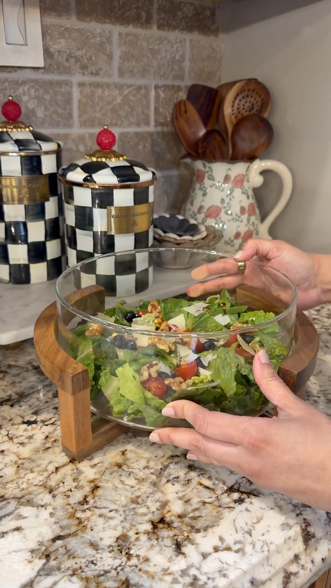 Salad bowl with stand @amazonhome



#liketkit 
@shop.ltk
https://liketk.it/5Ztgw




#liketkit 
@shop.ltk
https://liketk.it/67hMl