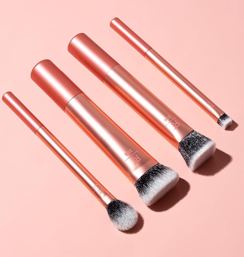 Real Techniques 5 Piece Everyday Essentials Makeup Brush Set, Includes 4 Brushes & Makeup Sponge,... | Amazon (US)