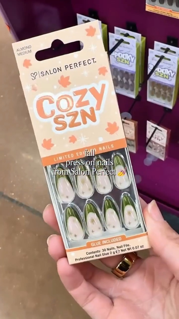 these fall designs are just gorgeous! If you want some fun fall nails, check these out from @salonperfect at @Walmart 💅 these are some of the best press on nails I’ve tried! Linked them in my @shop.ltk for you too! 

#jessicasbeautyblog_ #pressonnails #salonperfectnails #fallpressonnails