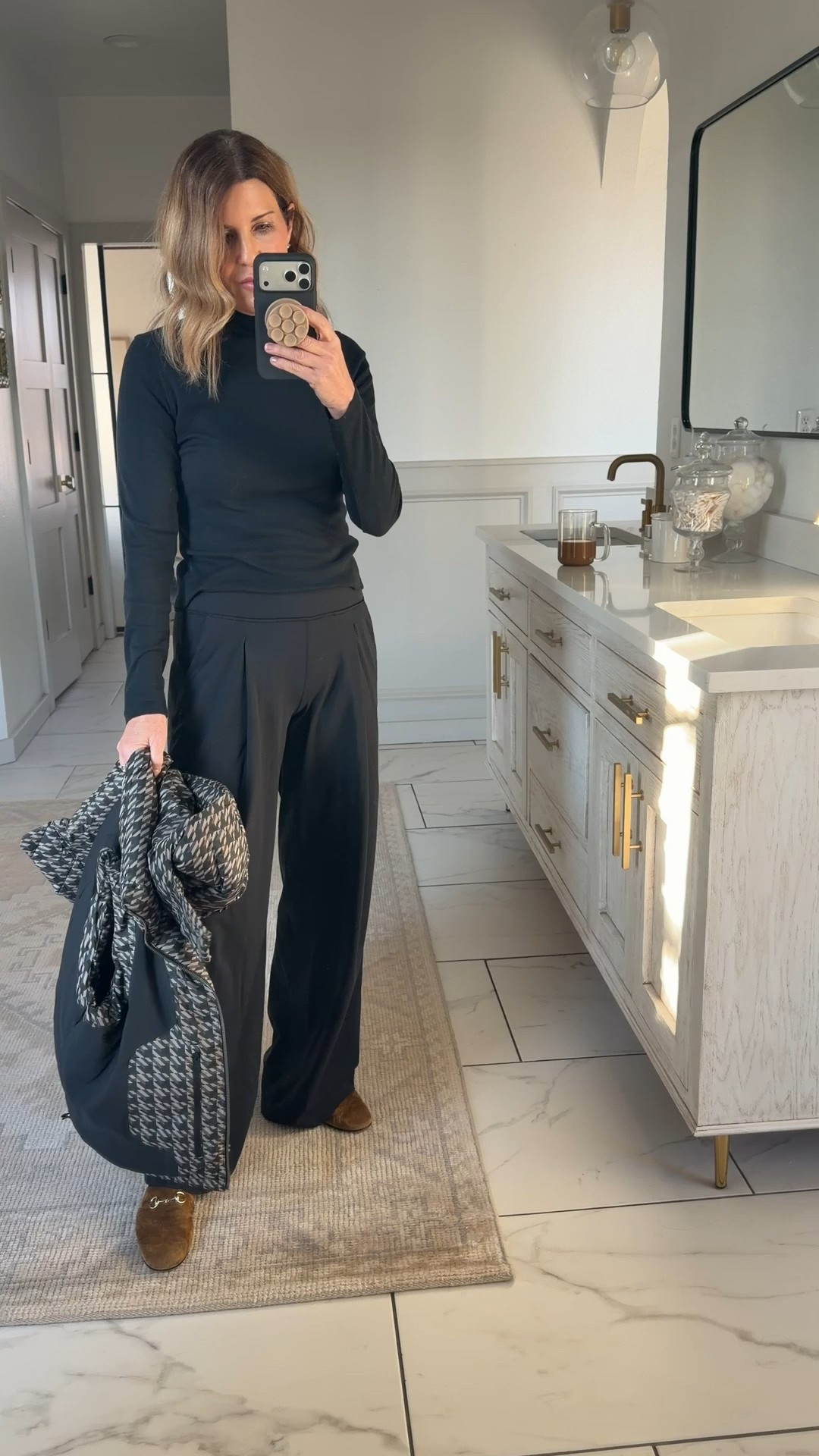 Ootd 
Wunder puff vest size 6
Hold tight turtleneck size 6
Palazzo pants size 4  32” length (I’m 5’6)

#LTKootd