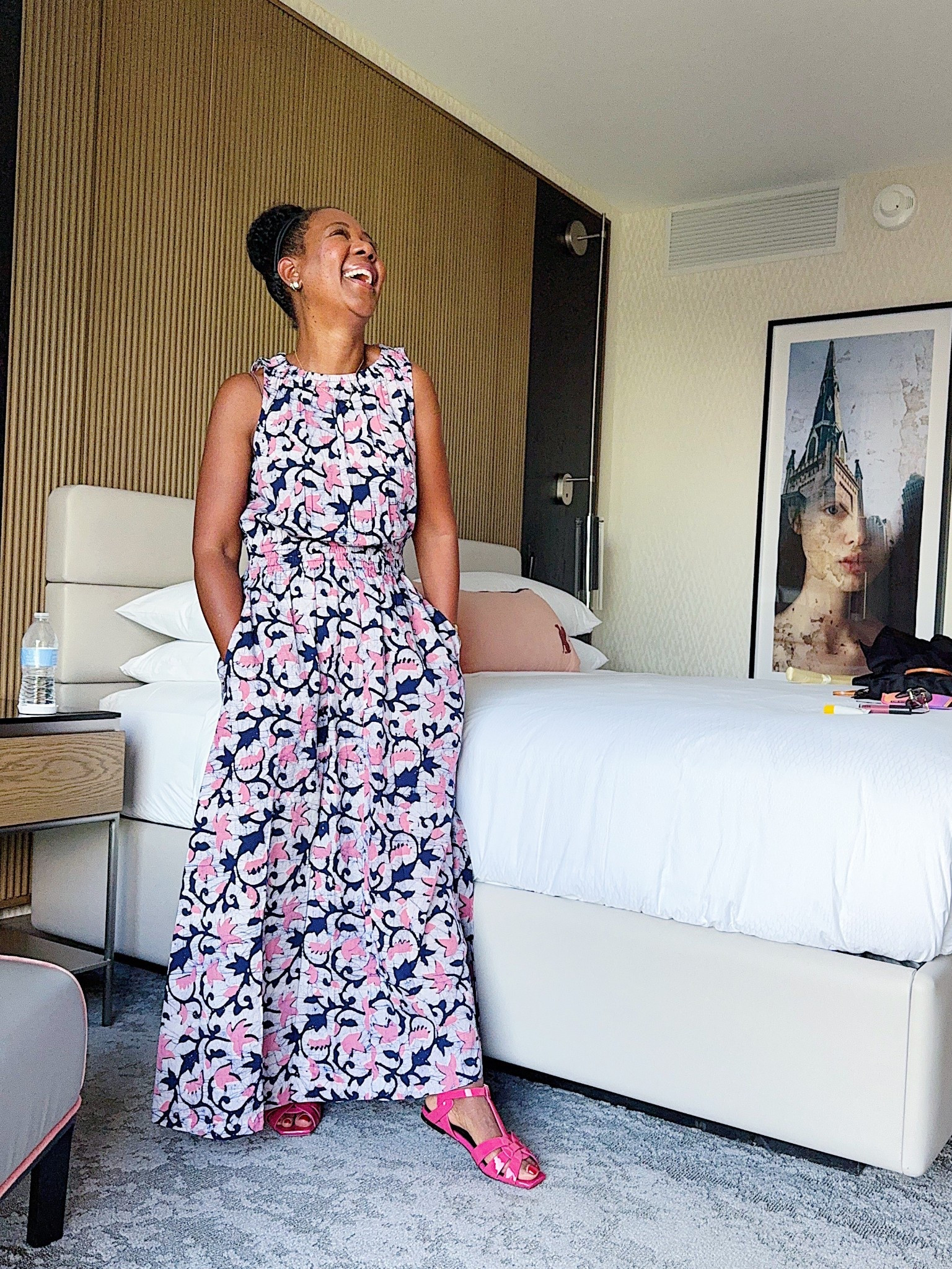 This dress is COMFORTABLE and stylish. It’s lightweight which makes it perfect for these 90 degree days we keep having in NYC.


#summerdress
#traveldress
#vacationdress

#LTKTravel #LTKStyleTip #LTKSeasonal