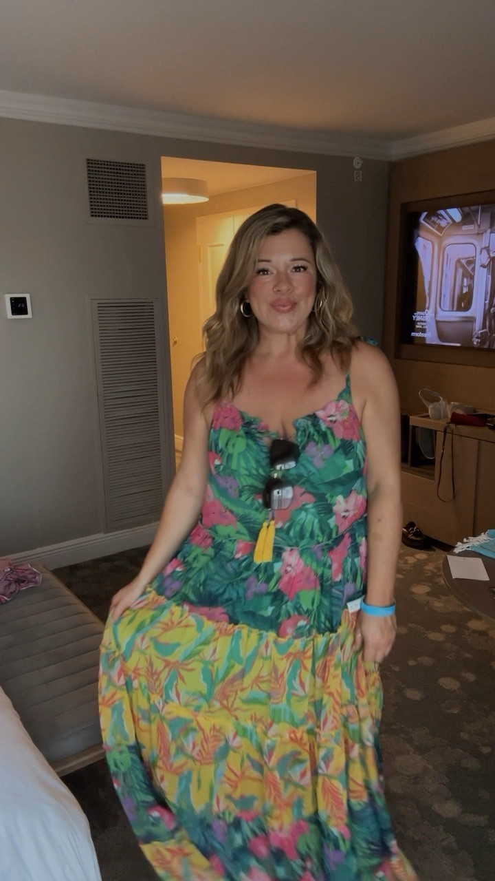 I’m obsessed with all things from Red Dress Boutique .
#LTKVideo 

#LTKStyleTip #LTKMidsize