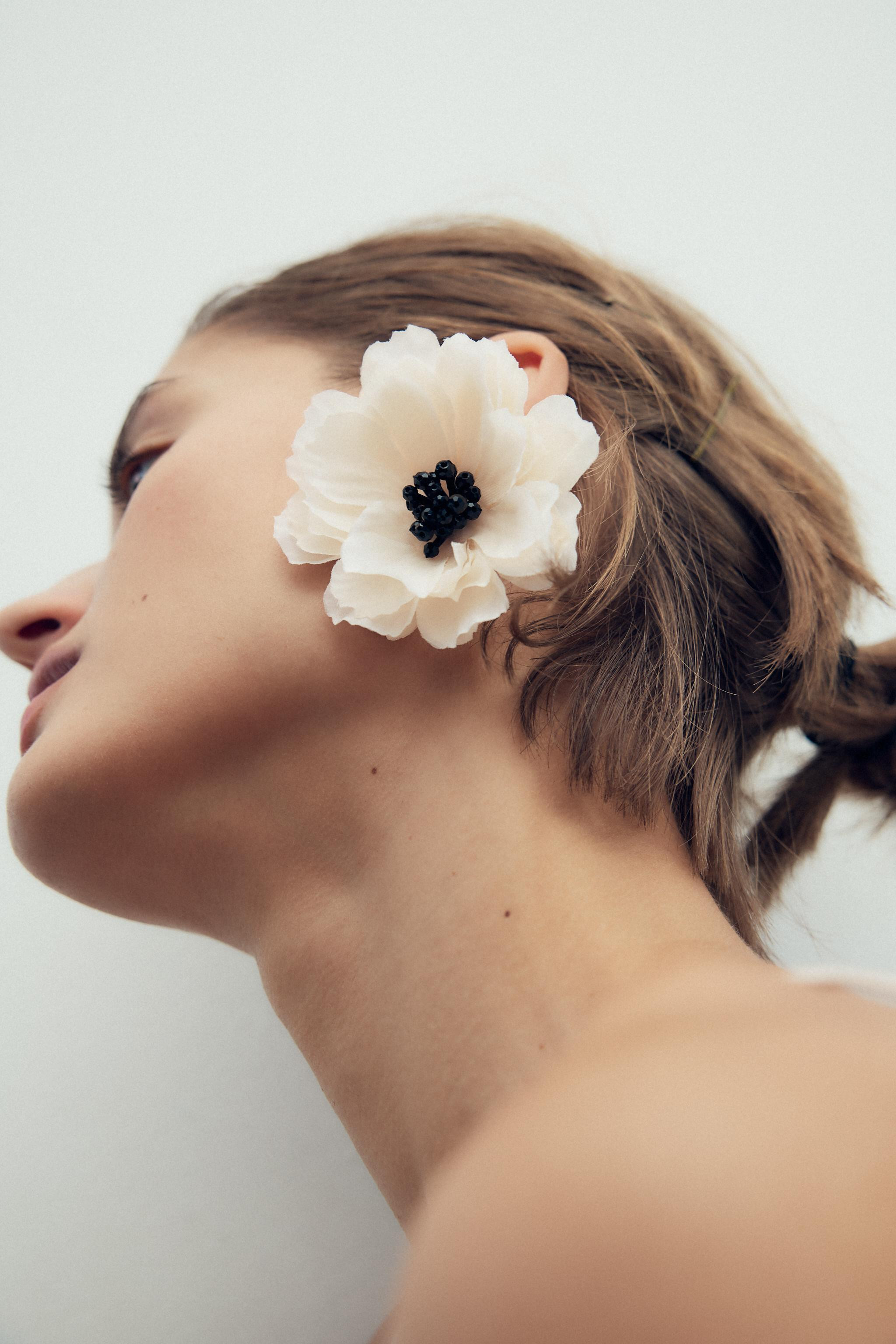 WOVEN FLOWER BEADED EARRINGS | Zara US