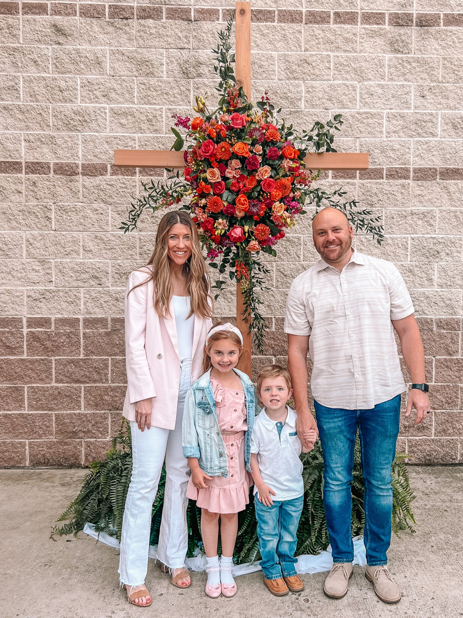 Happy Easter! 💗 loving blazers with white denim 

#LTKshoecrush #LTKstyletip #LTKSeasonal