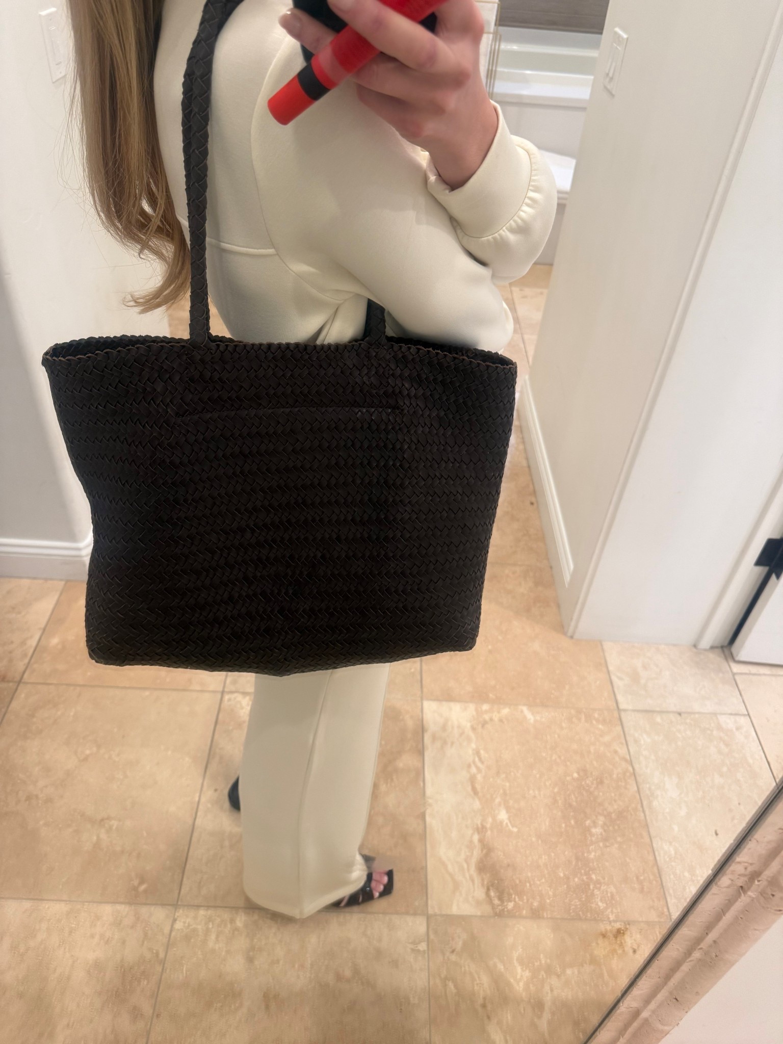 My most used purse hands down - I have it in 2 colors. Obsessed. 