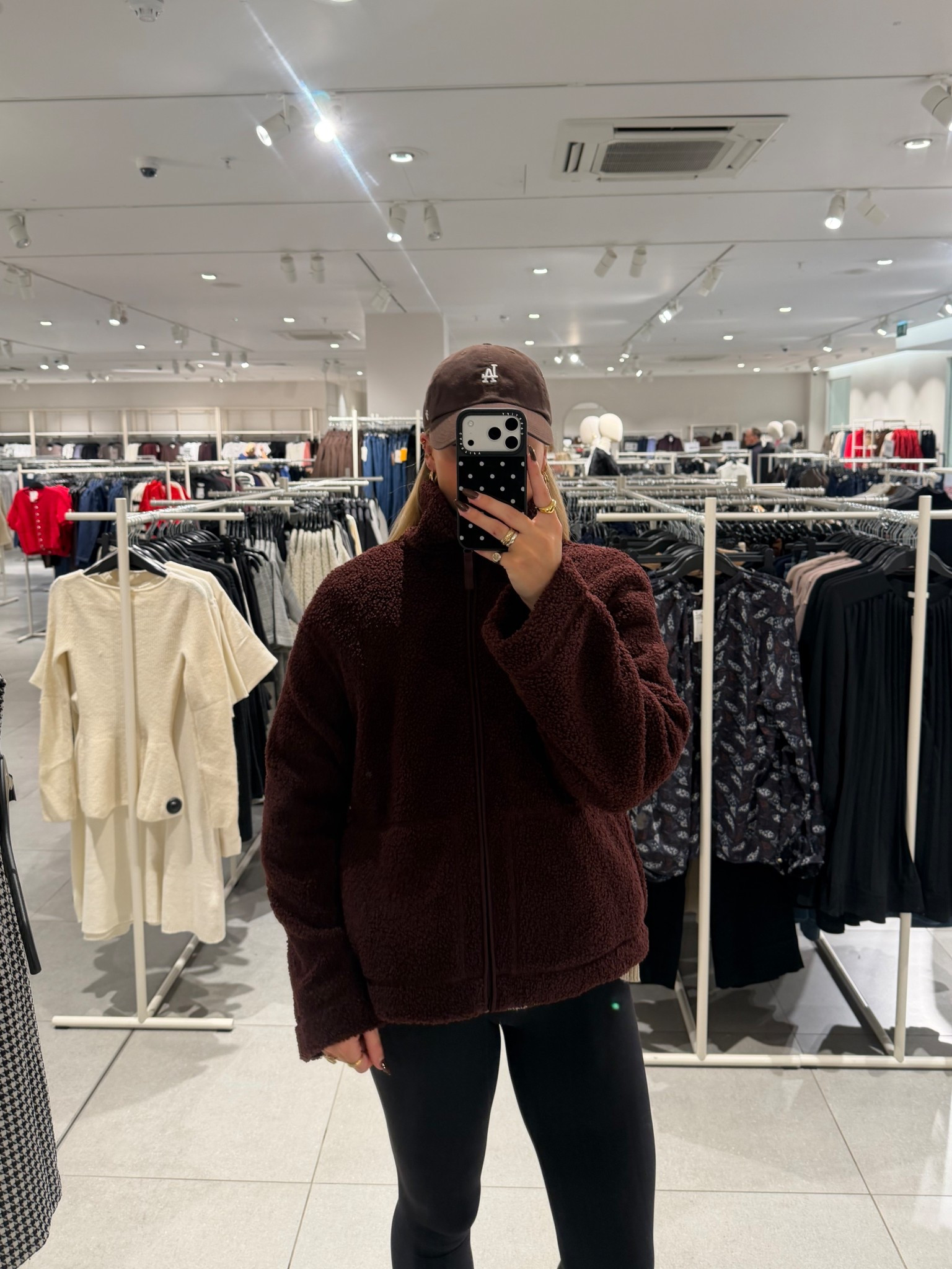 Tried on this fleece in H&M, it so cosy & only £19.99!!🤎🤎 this is a size small, I defo could’ve gone bigger for a more oversized look but they didn’t have any bigger sizes! Xx 

#LTKautumn #LTKstyletip #LTKuk