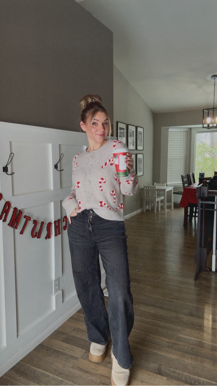 WHICH ONE SHOULD I WEAR???? option 1, 2 or 3?! Tell me your fave!

Comment HOLIDAY & I’ll send all the sweater links to you!

•
#ootd #holidayoutfit #holidaysweater #whiteelephantgiftexchange