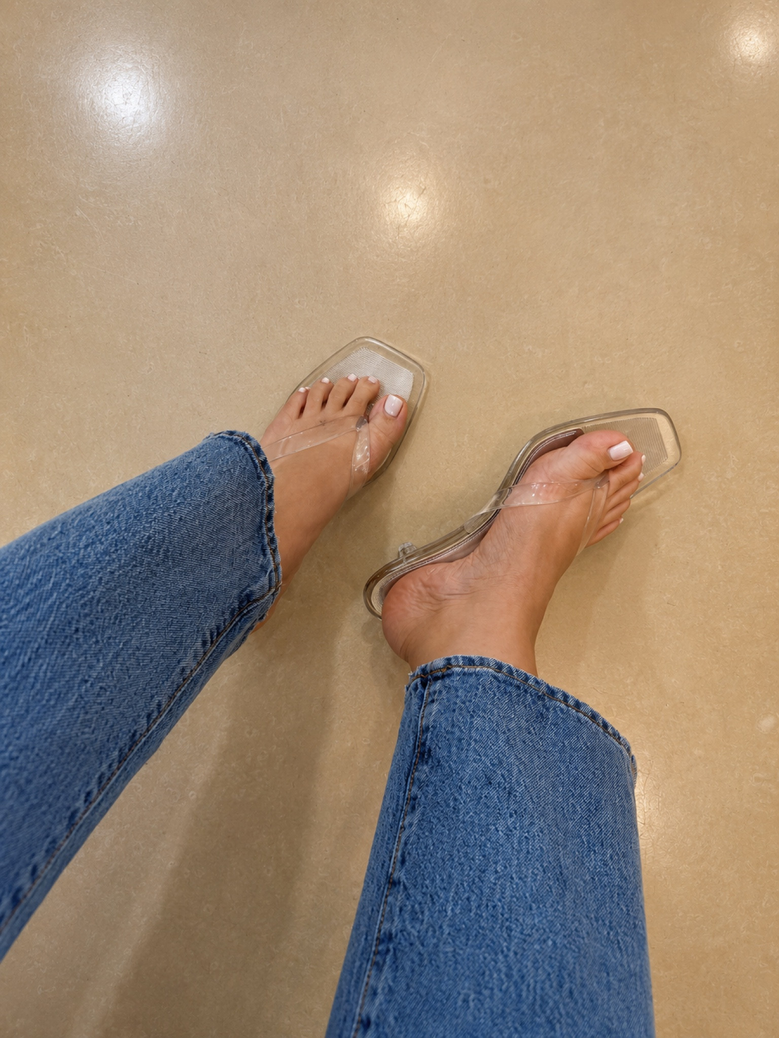 Petite-friendly jeans + the jelly kitten heels I keep reaching for 🤍
These instantly make your legs look longer without sacrificing comfort… and the jeans are SO good on petites. 

Wearing a size 27 in jeans, size 8 in jelly heels. 