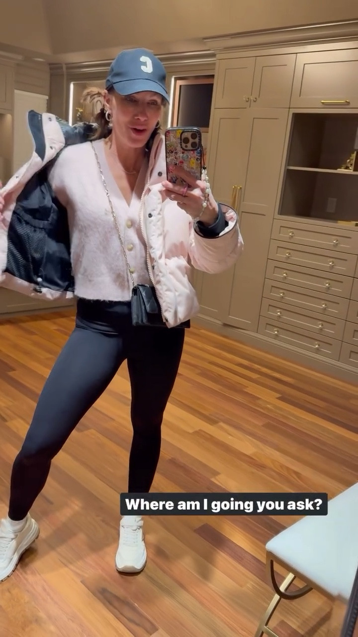 Winter cozy ootd! 

#LTKdayinmylife #LTKvlog #LTKootd