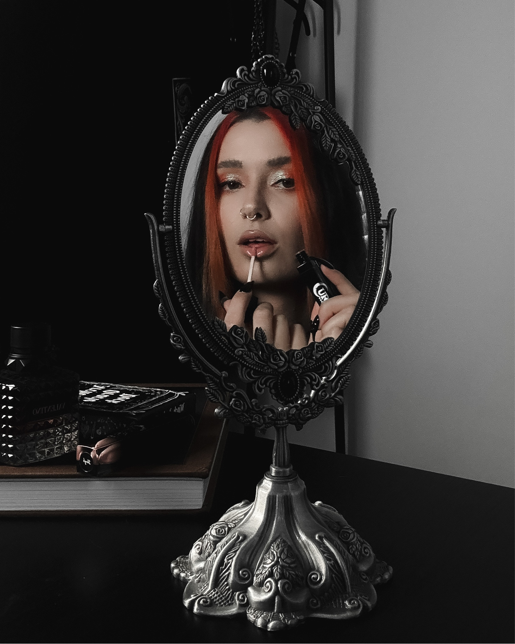 vanity makeup mirror details 🖤 and my favorite perfume #perfume #makeupmirror 

#LTKStyleTip