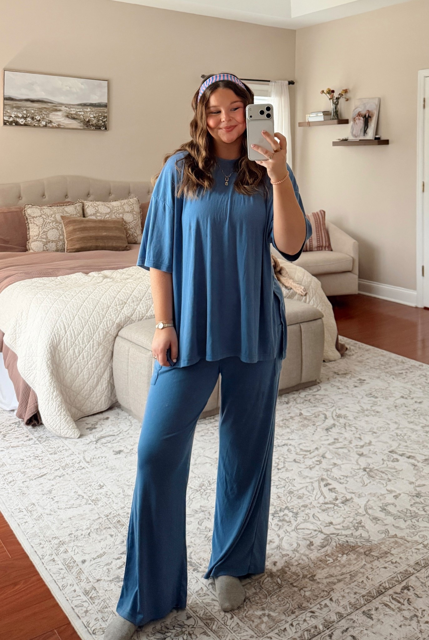 matching set outfit! comes in multiple colors & im wearing a mediumm