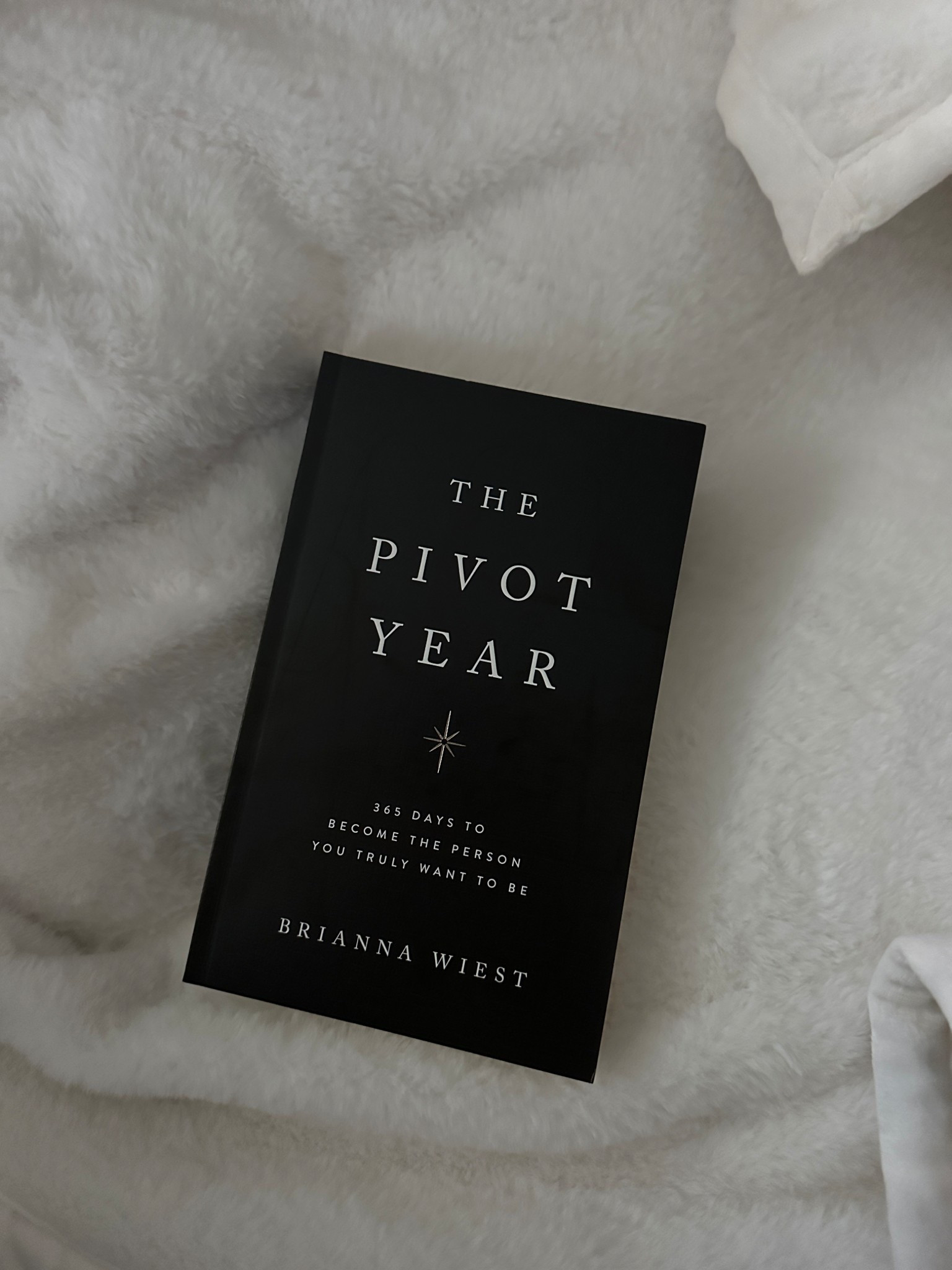 great self-help book for the new year! daily inspiring messages for each day of the year 🙌

#LTKselfcare #LTKdayinmylife