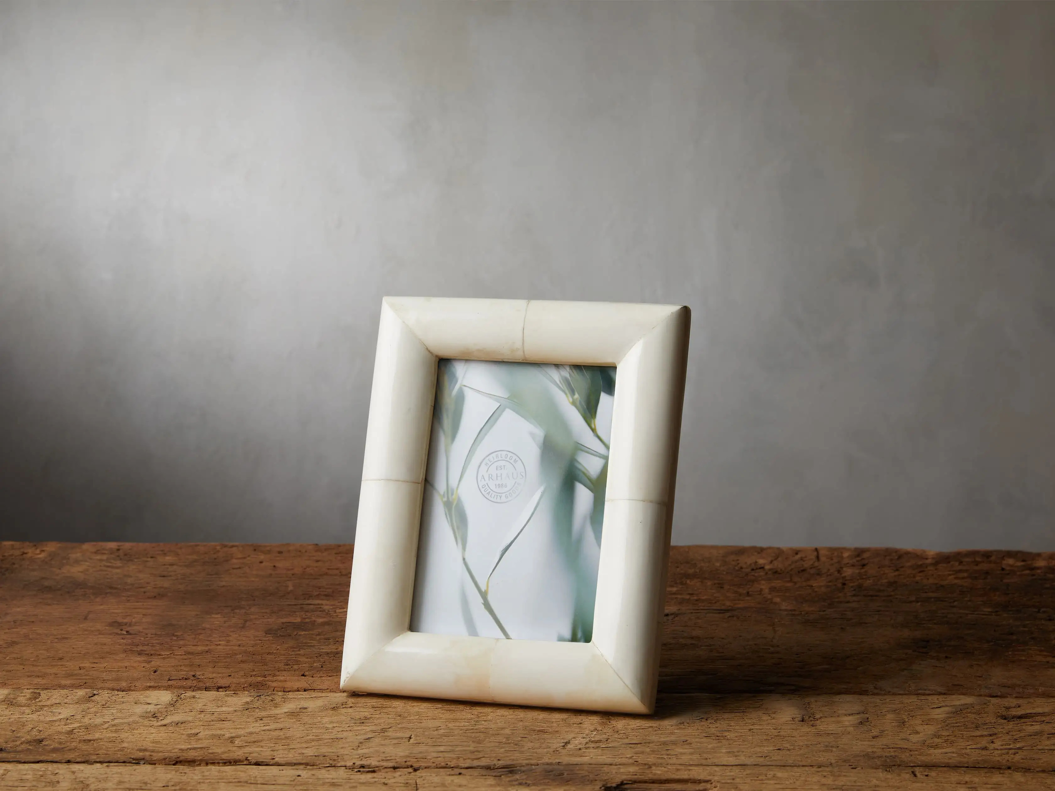 Luana Frame | Arhaus