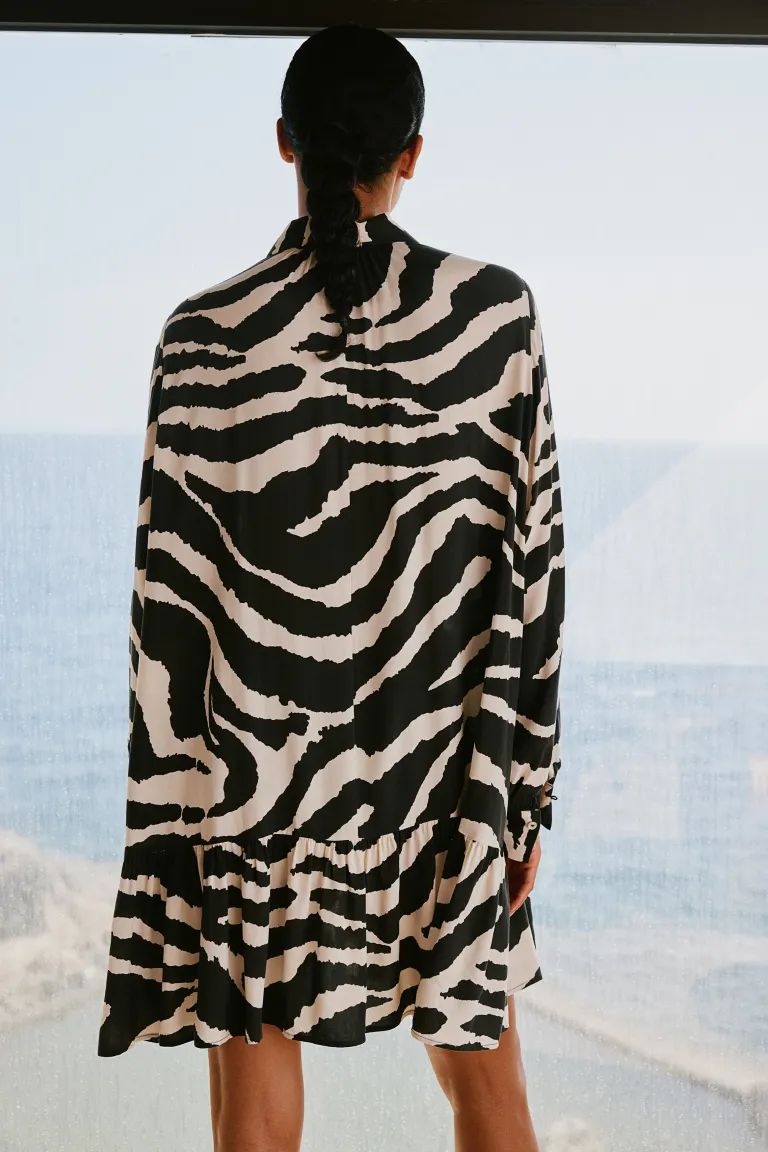 Oversized Shirt Dress - Dark gray/zebra print - Ladies | H&M US | H&M (US + CA)
