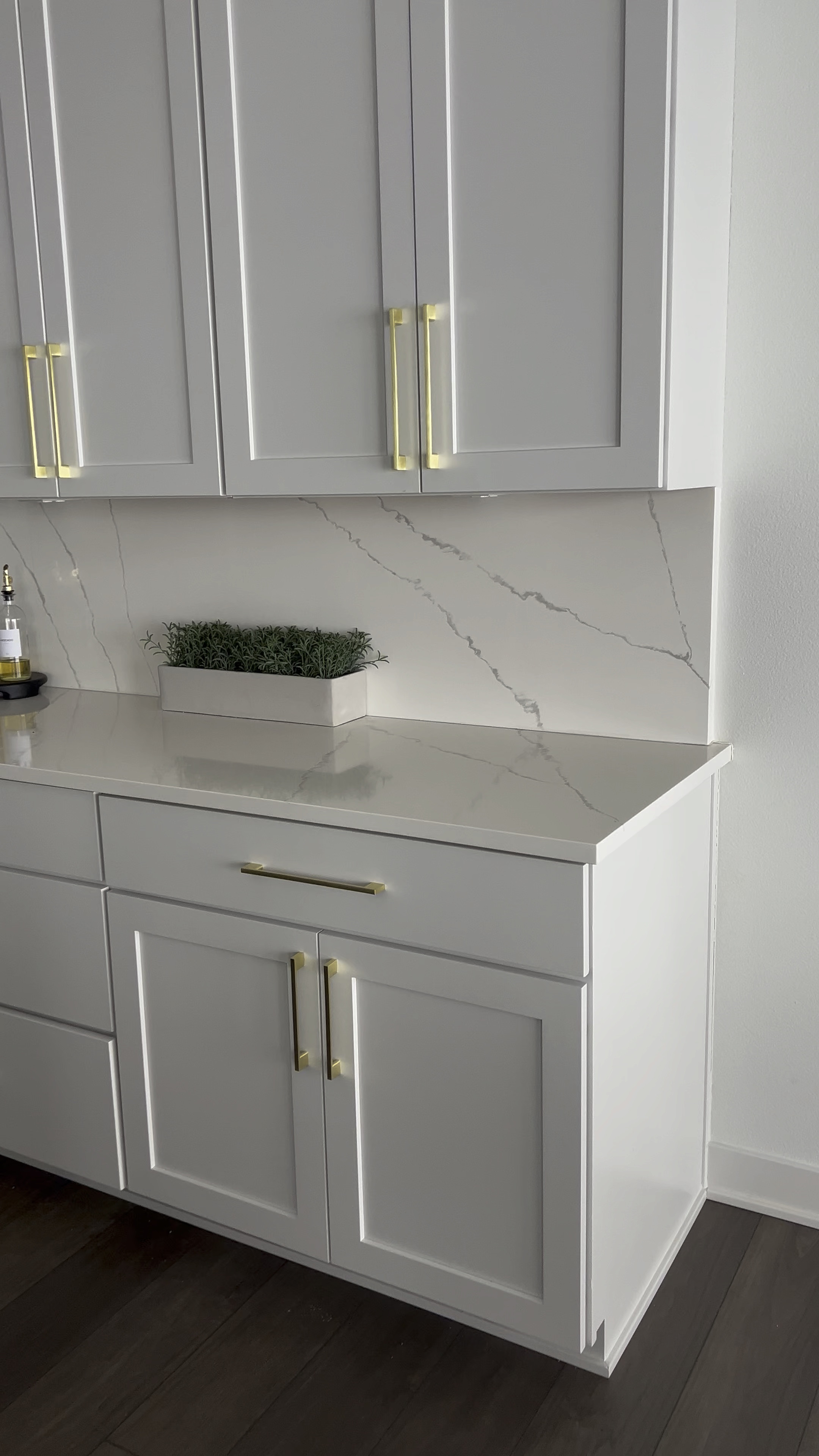 Amazon cabinet pulls and hardware. Modern kitchen hardware. Gold cabinet hardware. Modern cabinet hardware.

#LTKVideo #LTKfindsunder50 #LTKhome