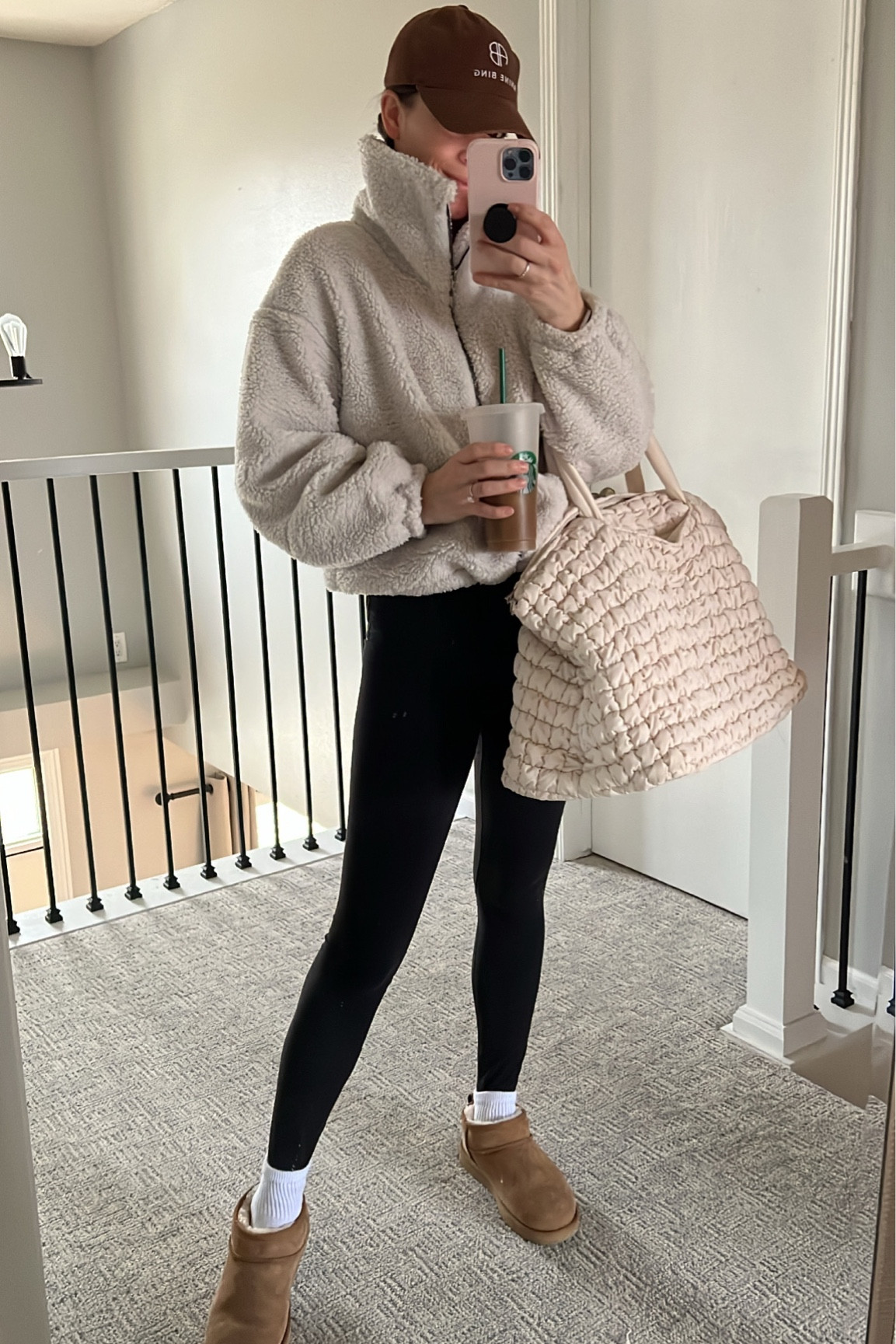 Comfy OOTD for the gym straight to mom duty😜 
