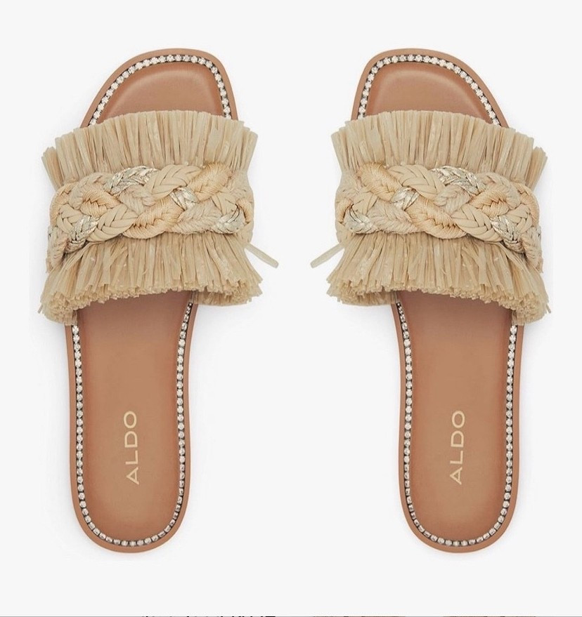 Spring shoes - raffia sandals 


#springsandals #raffiaslides #raffiasandals #amazon #slides #spring 

#LTKSeasonal #LTKU #LTKOver40