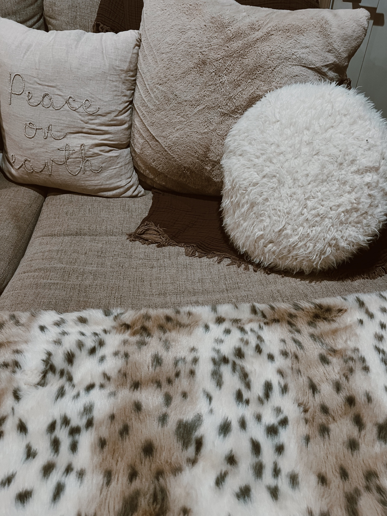 Holiday Pillows

#LTKSeasonal #LTKHoliday #LTKHome