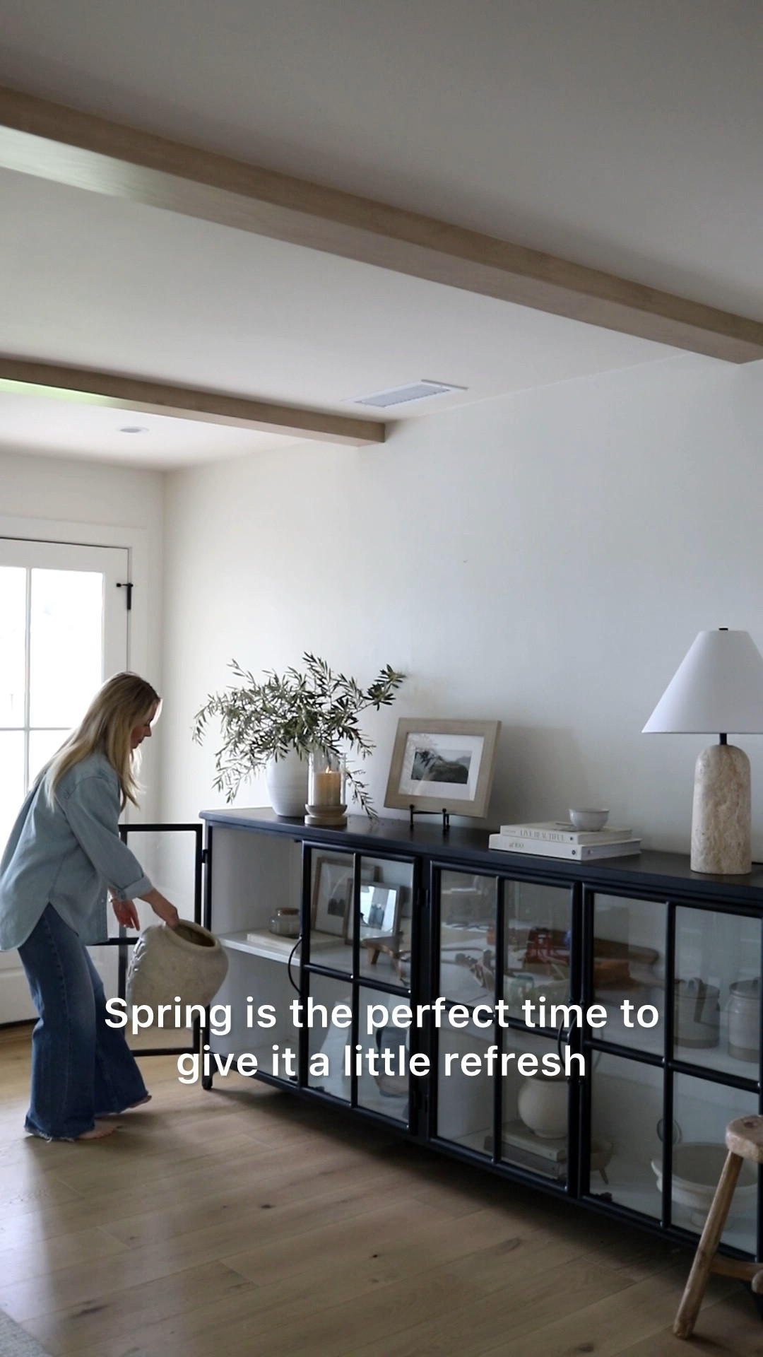 There’s nothing like coming home to a space that feels warm, welcoming, and pulled together—and your entryway sets the tone for it all. This spring refresh was all about layering simple, thoughtful touches: a grounding console, fresh foliage, curated art and accessories, and cozy lighting. From furniture to finishing touches, @jossandmain has your spring entryway covered!

Shop my @jossandmain entryway essentials at the links below! #jossandmainpartner #jossandmainedit #myjossandmain

#LTKWatchNow #LTKSeasonal #LTKSaleAlert