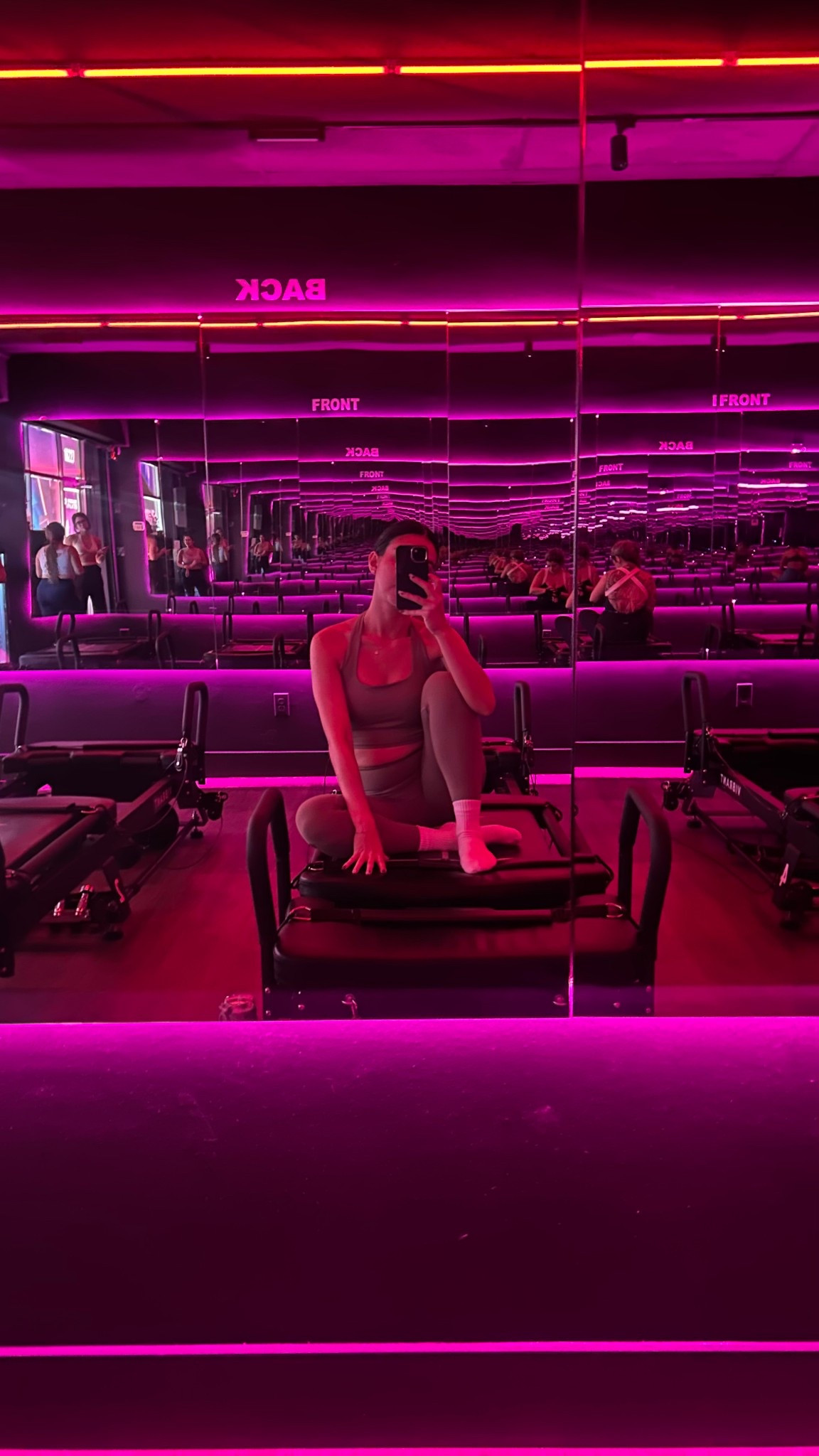 Pilates - work out for the day ✔️


#activeset #activewear 

#LTKActive #LTKSaleAlert #LTKStyleTip