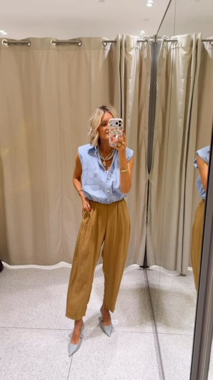 These pants have such a flattering fit! So many ways you could style these for work or play! Wearing XS.

Loverly Grey, Zara, summer workwear, summer fashion

#LTKootd #LTKSeasonal #LTKWorkwear