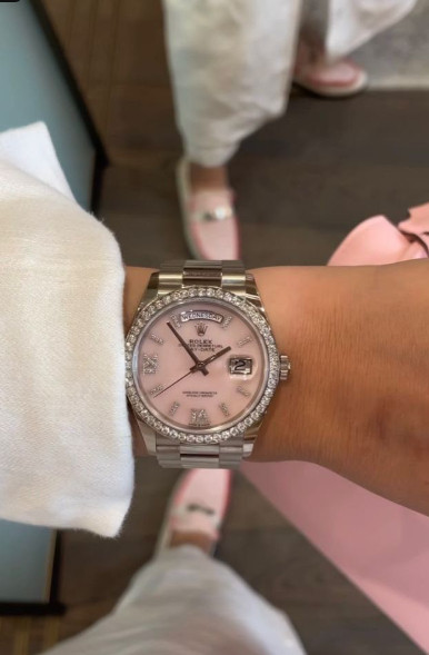 pink rolex dhgate  

 #LTKGiftGuide #LTKFindsUnder50 #LTKFindsUnder100