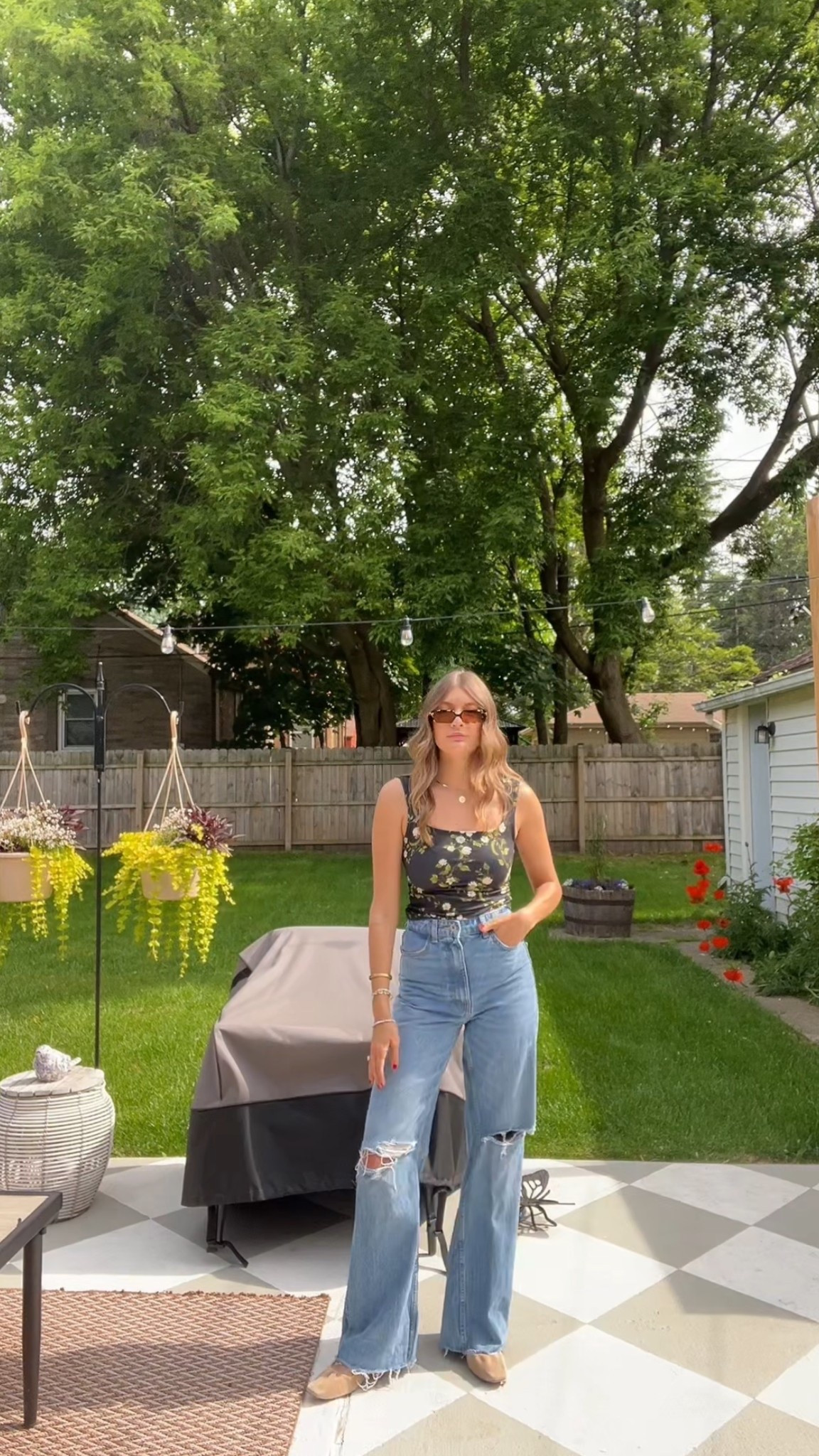 Good morning!!
Size downnnnn the top. I’m usually a standard small, but needed this in an XXS. Jeans fit TTS, I’m in a 25/0, and the zara ref code is 4060/022. 🫶🏼


#LTKStyleTip #LTKSummerEdit #LTKSaleAlert