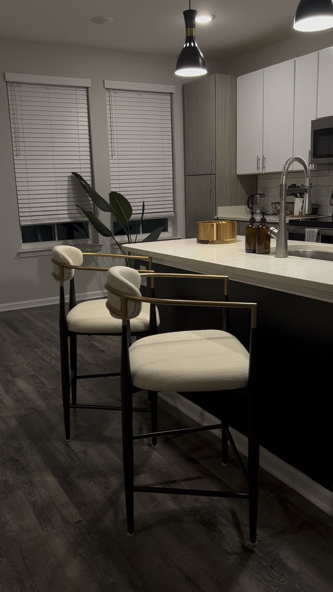 The perfect neutral modern, counter stools! 

#LTKhome