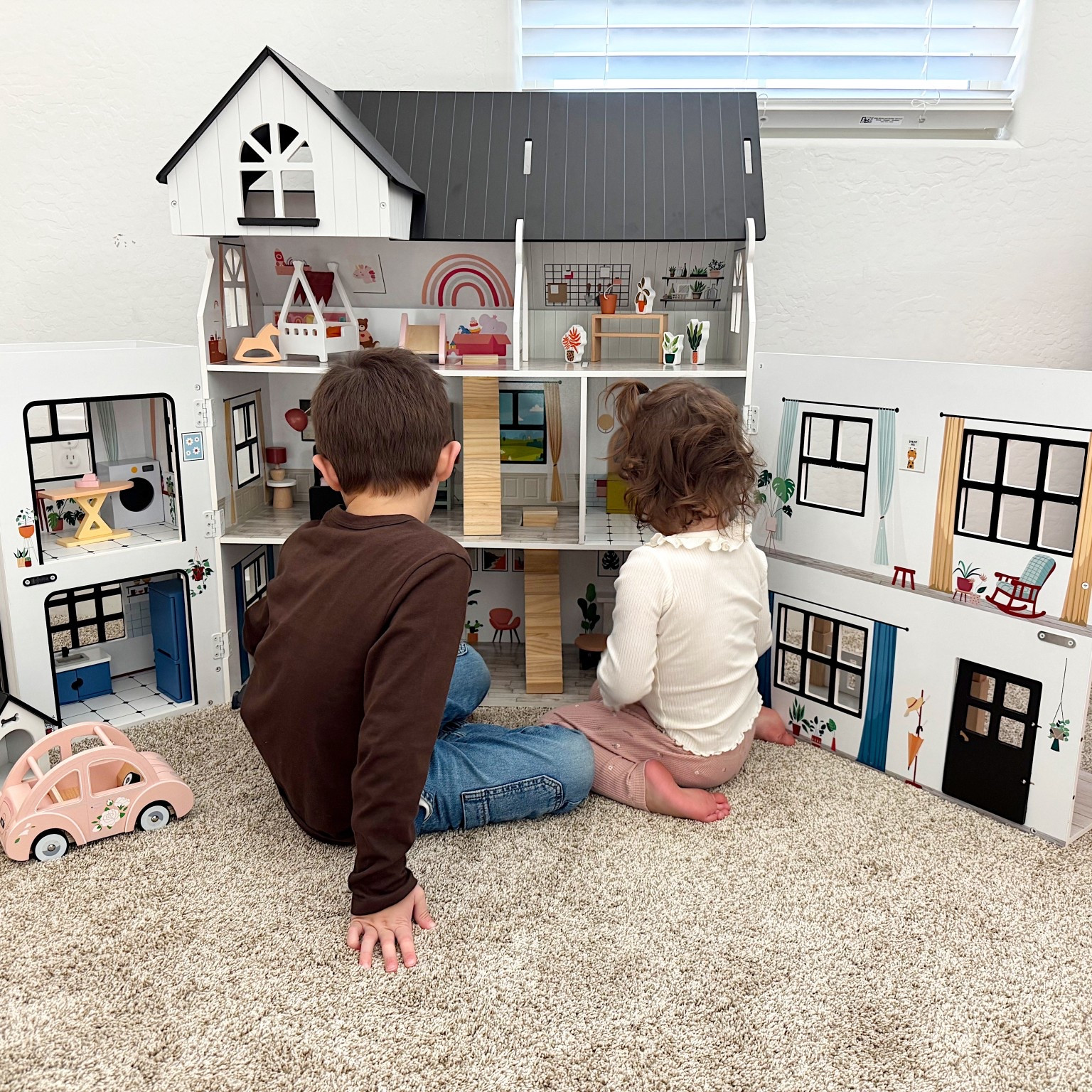 I’m obsessed with this dollhouse my daughter got for Christmas! Living out my childhood dreams through her. The little car she got to go with it makes it even better! 

Toddler toy ideas, toddler girl toys, kids toys, toddler girl birthday ideas, toddler girl gift ideas




#LTKKids