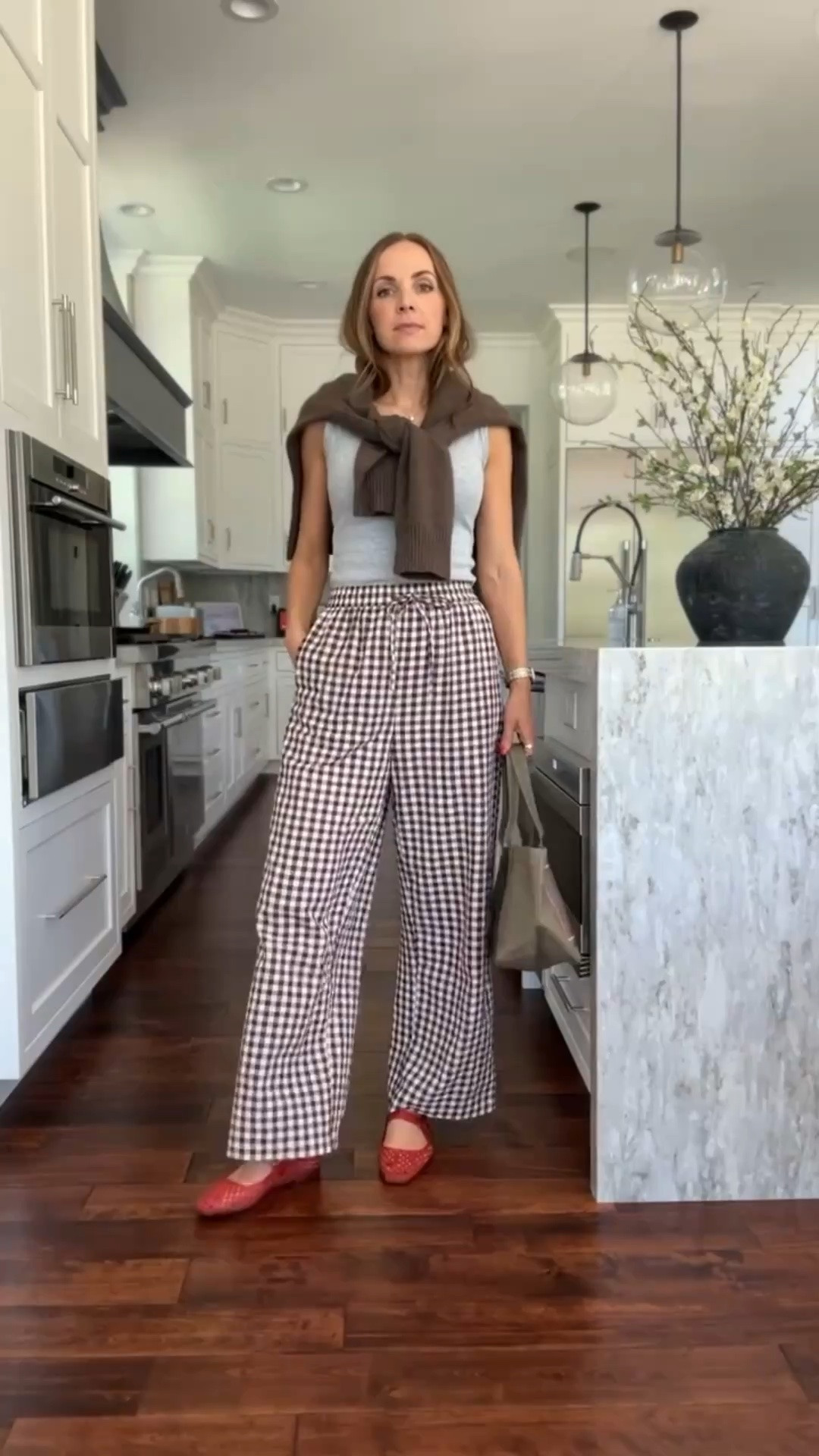 OOTD with big bottom and little top. Pants & Top are @amazon

#LTKootd