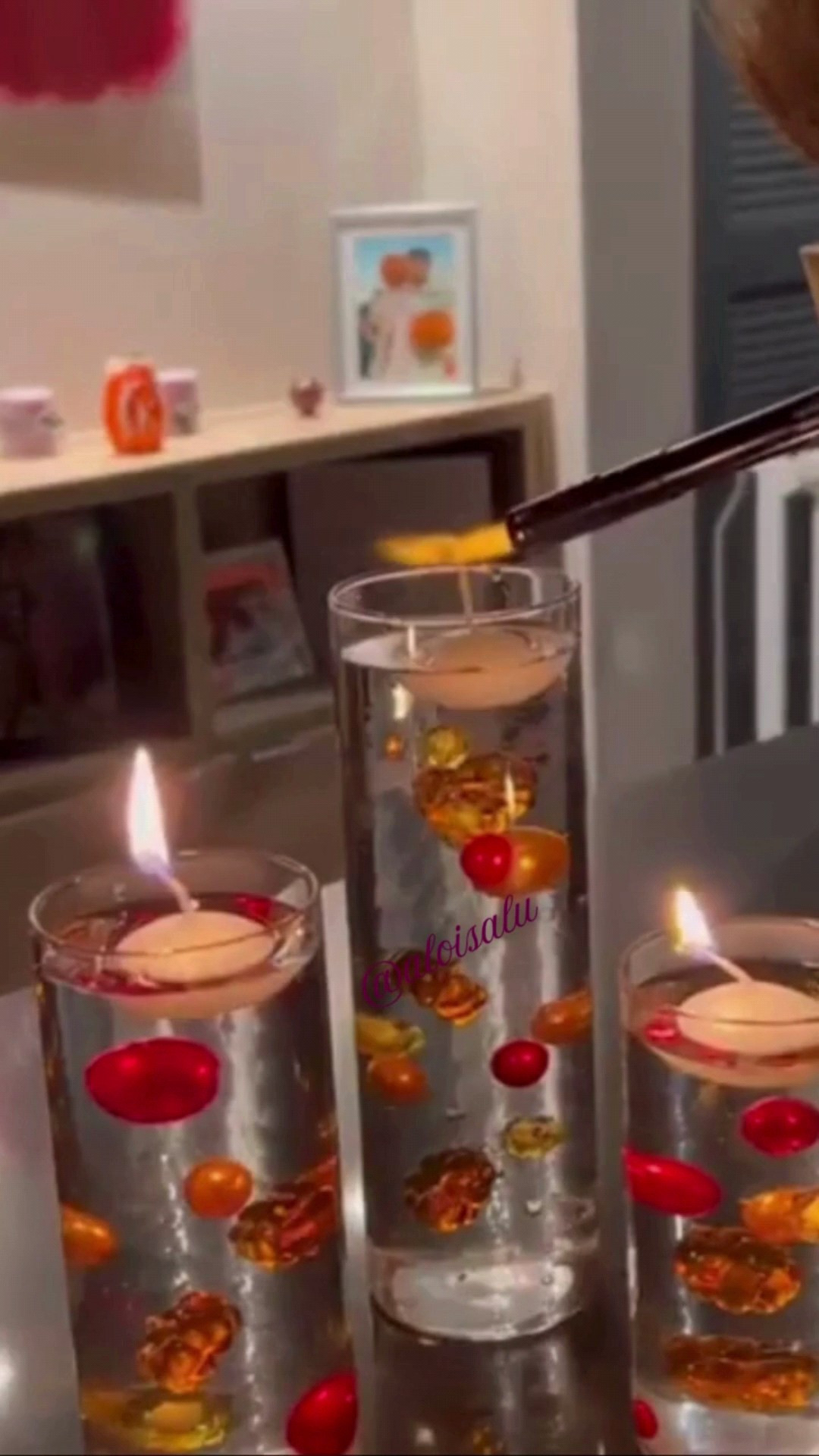 ✨ Um arranjo flutuante elegante que transforma qualquer mesa de Natal! Fácil, rápido e perfeito para ceias, jantares, recepções e encontros especiais. Na minha LTK você encontra os itens essenciais para  decoração cheia de brilho e charme.#LTKHoliday #LTKHome #MesaPosta #Natal2025 #DecorDeFimDeAno #ArranjoFlutuante #InspiraçãoNatalina #DecoraçãoFácil #FestiveDecor #HomeDecorFinds

#LTKpromo #LTKhome #LTKdicadeestilo