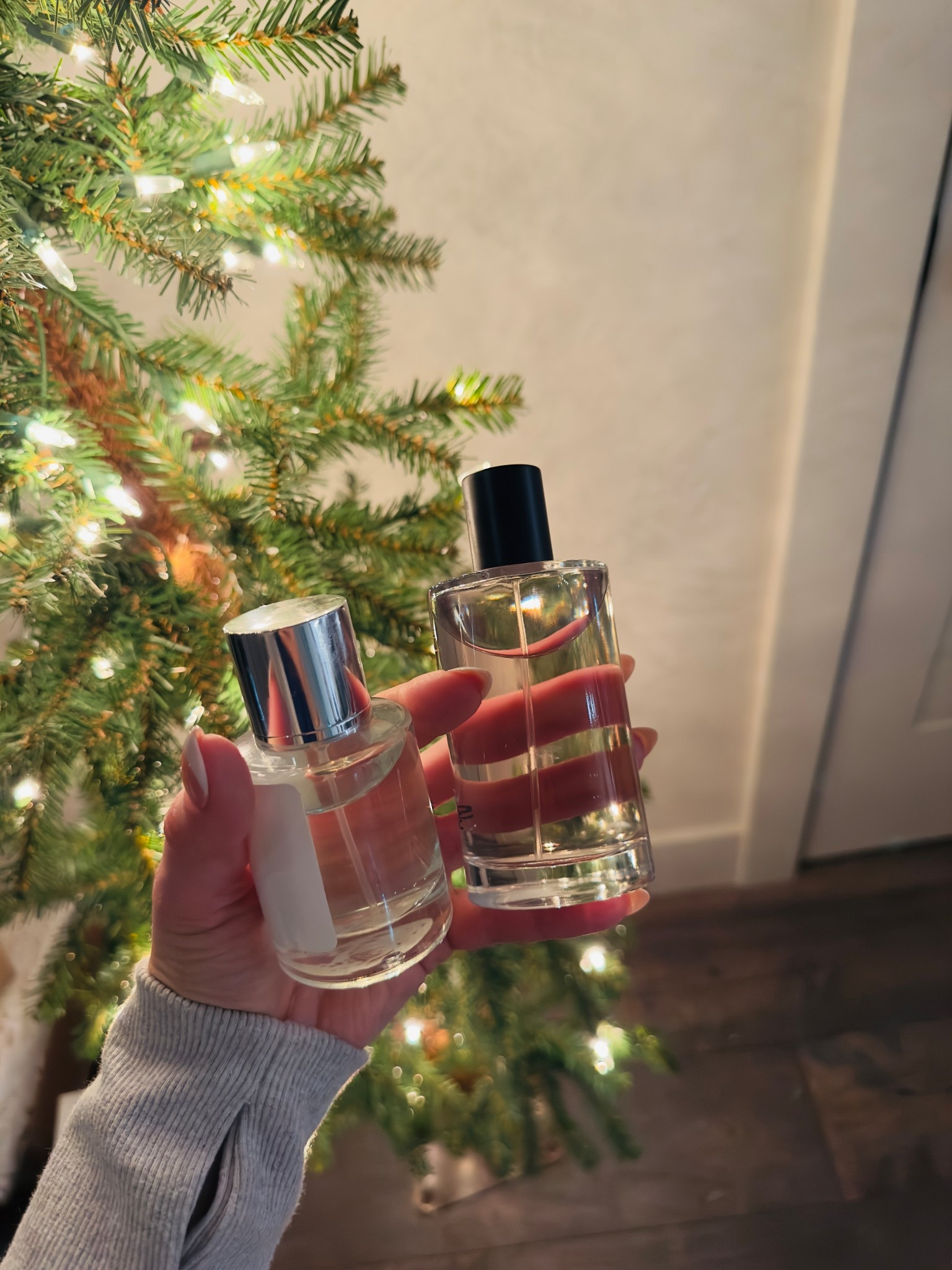 These 2 designer inspired perfumes on constant rotation. Obsessed!!! Left smells like le labo and Right smells like baccarat rouge. SO much more affordable!!
*Salt and stone: santal vetiver 
*dossier: ambery saffron 

#LTKFindsUnder50 #LTKmorningroutine #LTKBeauty