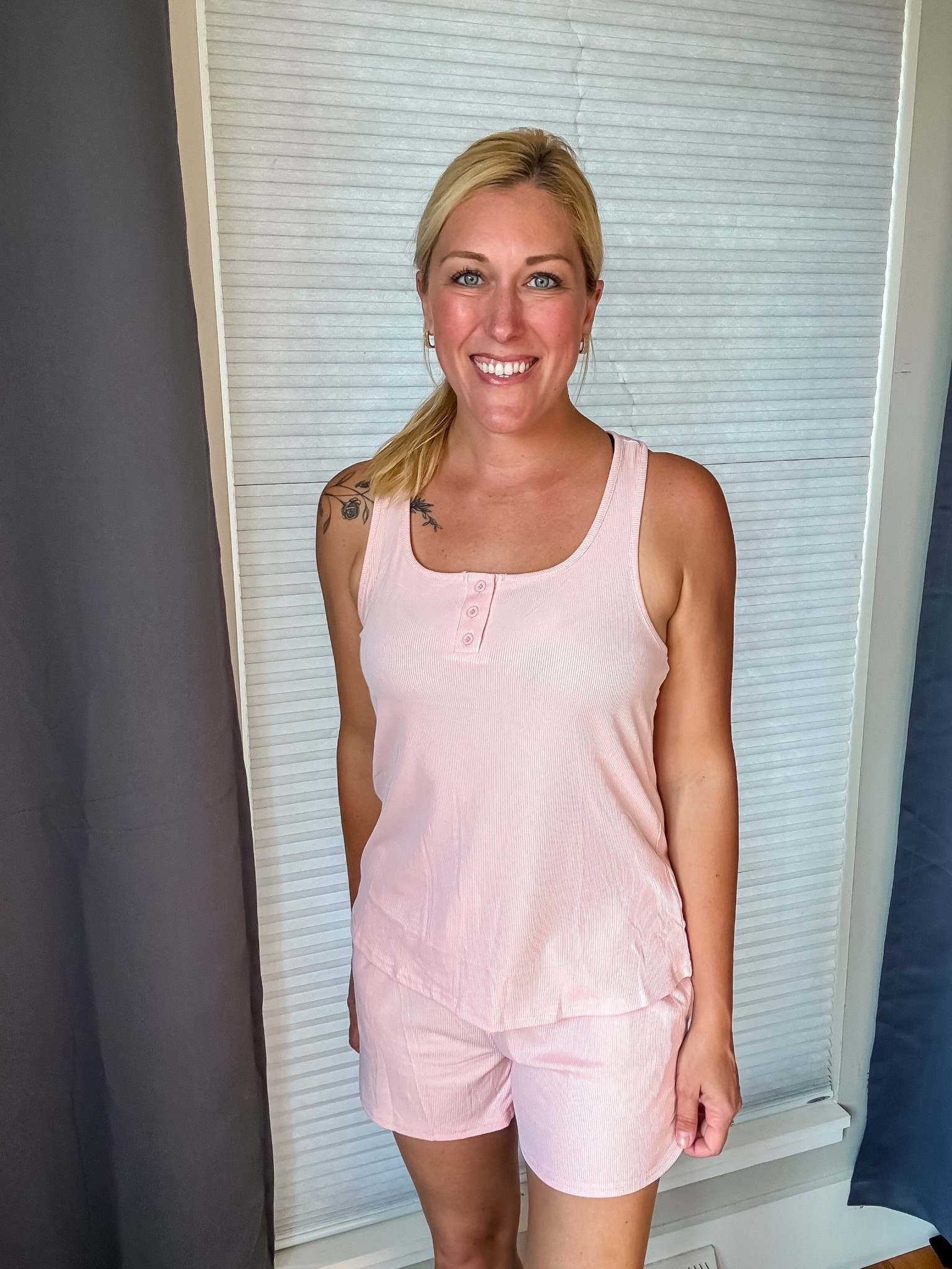 Cozy meets cute in this ribbed knit 2-piece pajama set — soft, breathable, and stylish enough to wear from bed to backyard coffee chats. 💤☕ Perfect for lounging, gifting, or just feeling good at home.