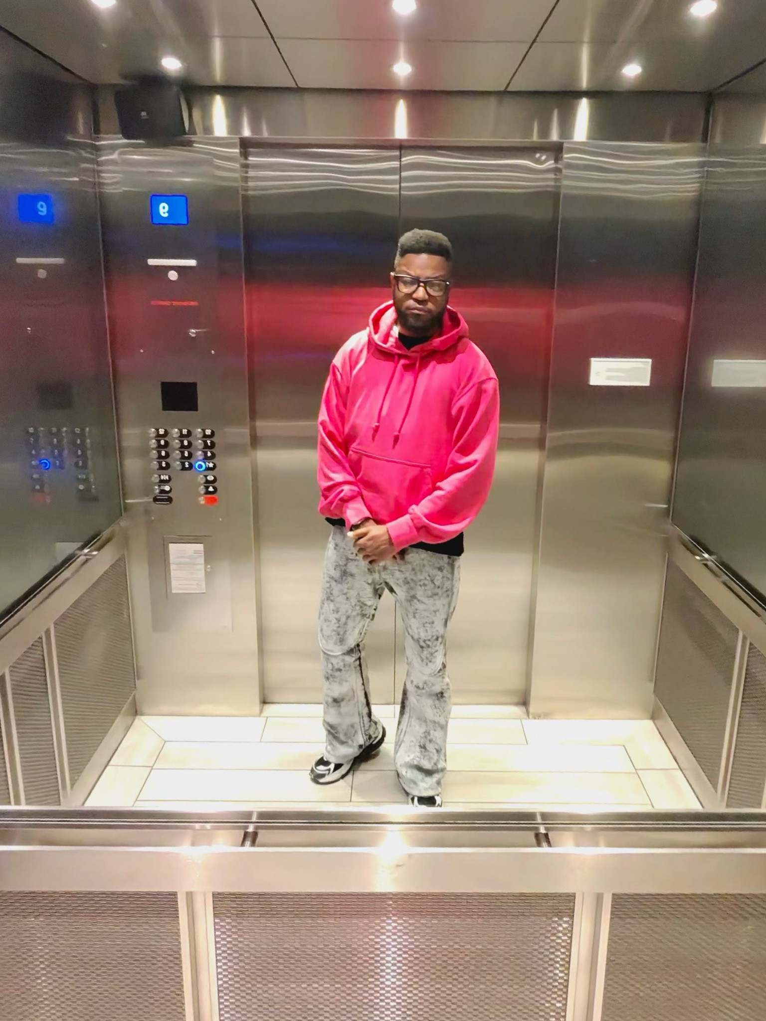 Hey Meta take a picture  

#LTKTravel #LTKShoeCrush #LTKMens