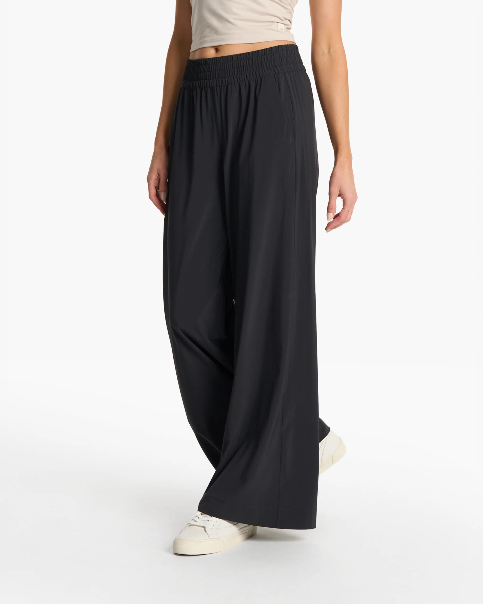 Villa Wideleg | Black Lightweight Wide Leg Pants | Vuori | Vuori Clothing (US & Canada)