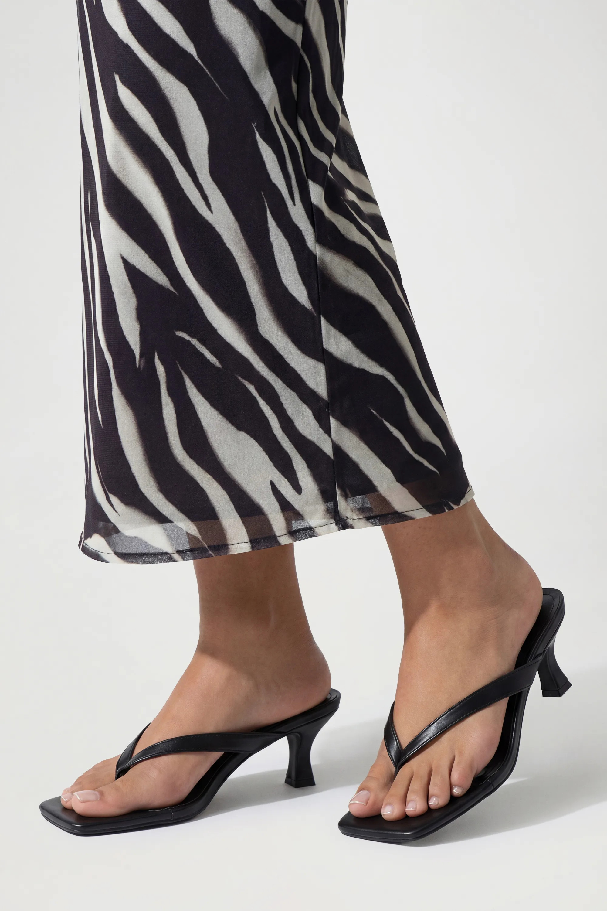Black Toe Post Square Toe Heeled Mules | Boohoo | Boohoo.com (UK & IE)