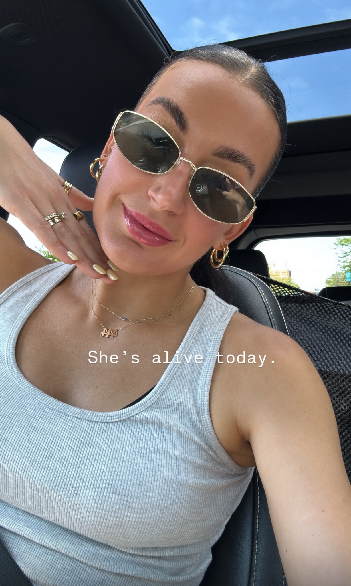 Lipstick, tank & glasses 