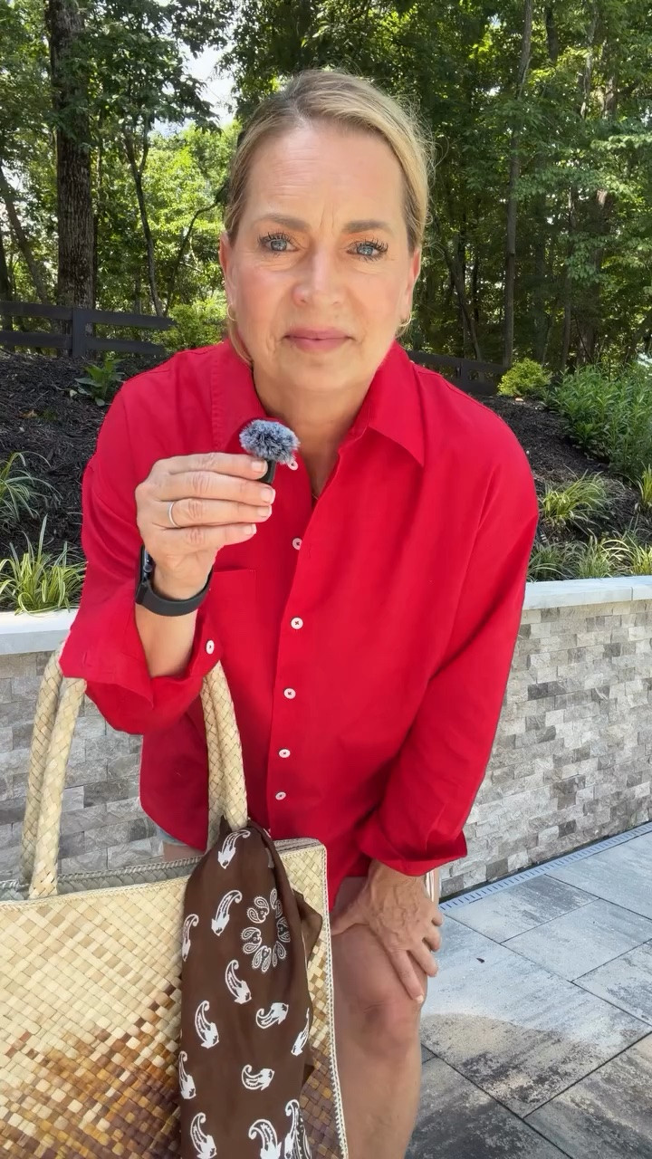 Sharing my Summer Uniform, but doing it really awkwardly. 😜 This microphone gives so much better sound which is nice for the listener. I just feel very awkward holding a microphone. I’ll keep practicing and, hopefully, get less and less awkward. This is where you say “Bless her heart.” 😊

Comment PIXIE below to receive a DM with the link to this post on my LTK ⬇ https://liketk.it/6fzV8