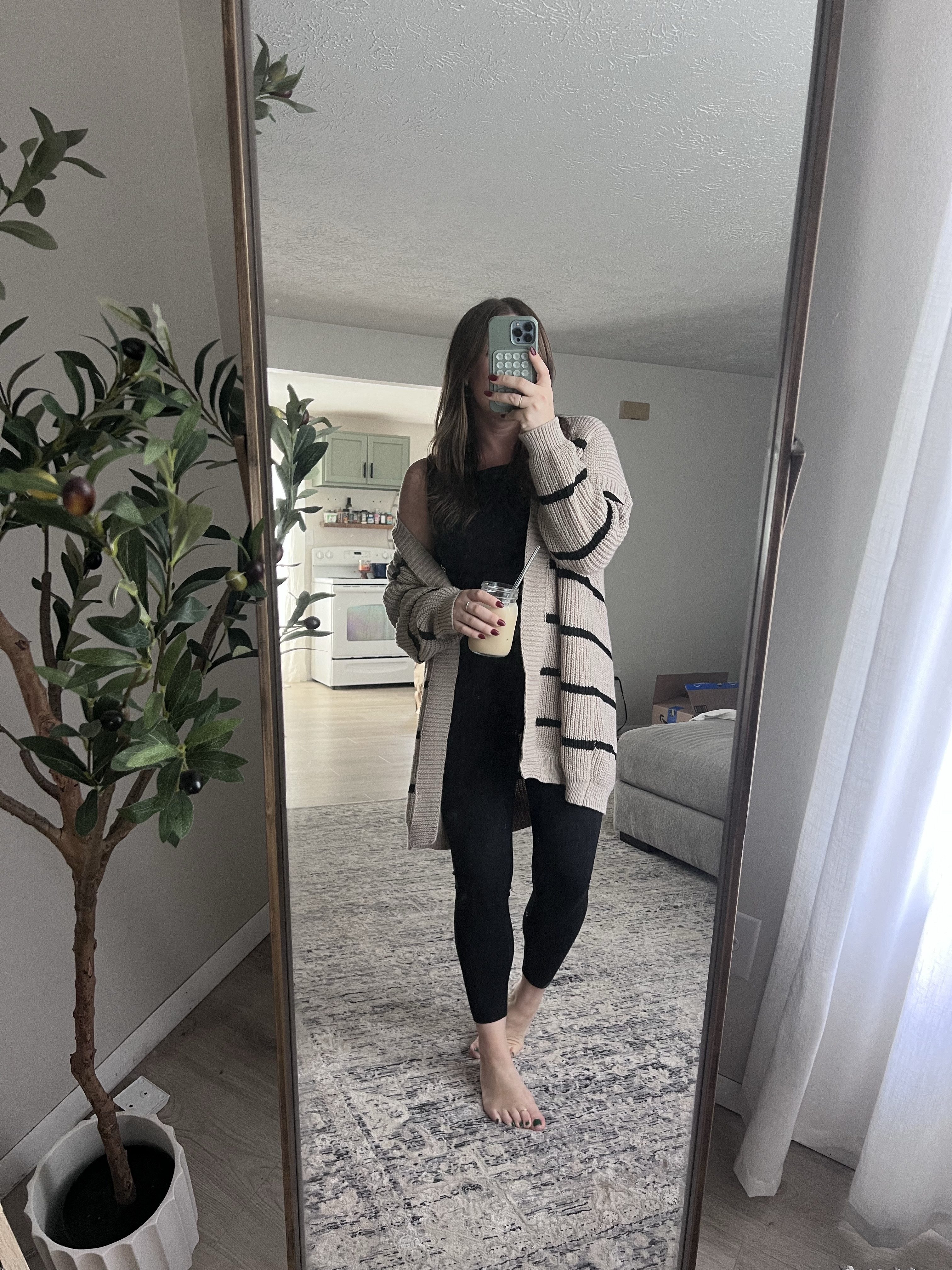 Comfy outfit

#LTKStyleTip #LTKFindsUnder50 #LTKSeasonal
