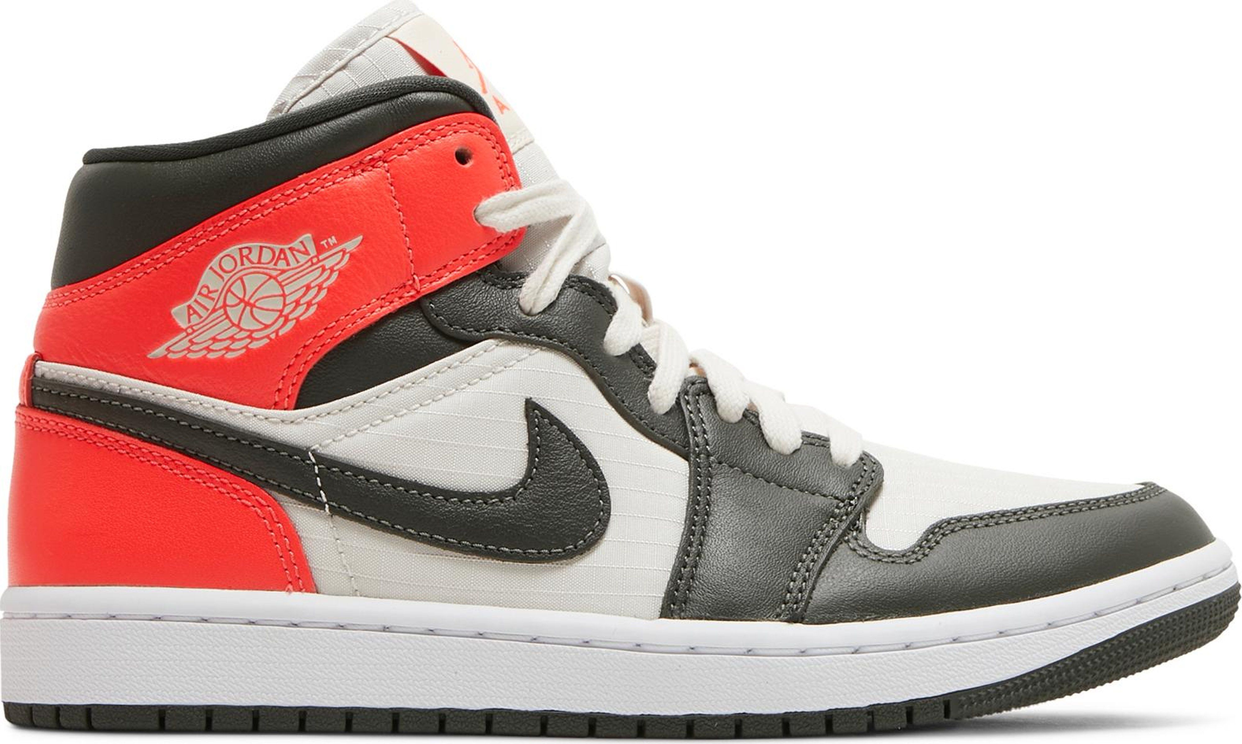 Buy Wmns Air Jordan 1 Mid SE 'Newsprint' - DQ6078 100 | GOAT | GOAT