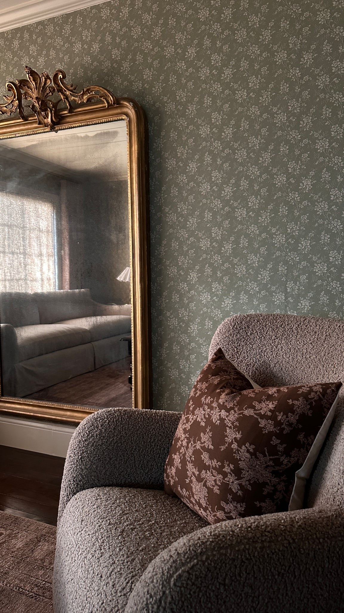 Love these Amazon floral throw pillows. So pretty and 2 for $20! 

#LTKHome