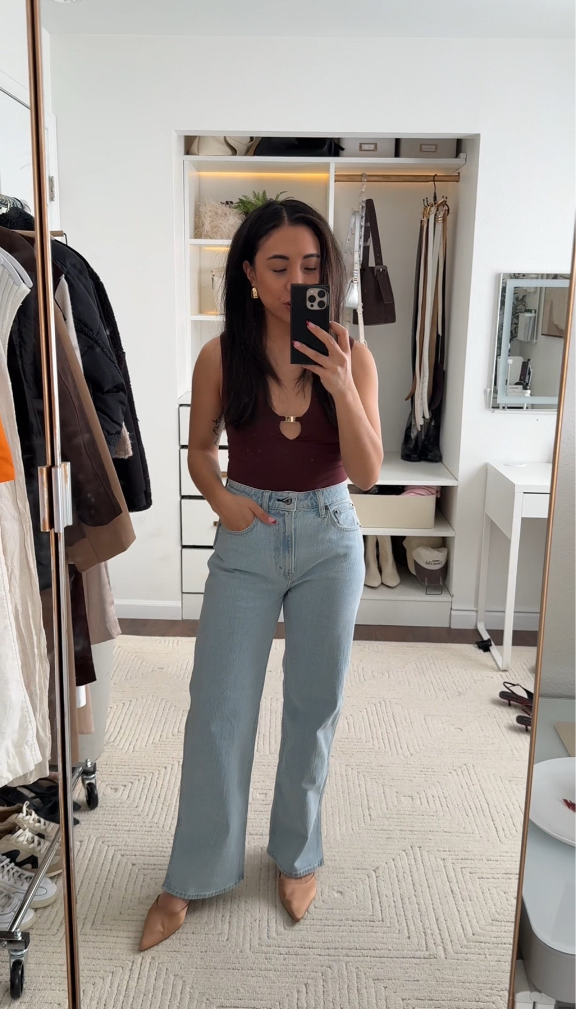 Abercrombie High Rise 90s Relaxed jeans in Curve Love size 26 Short

#LTKBeauty #LTKSaleAlert #LTKPetite