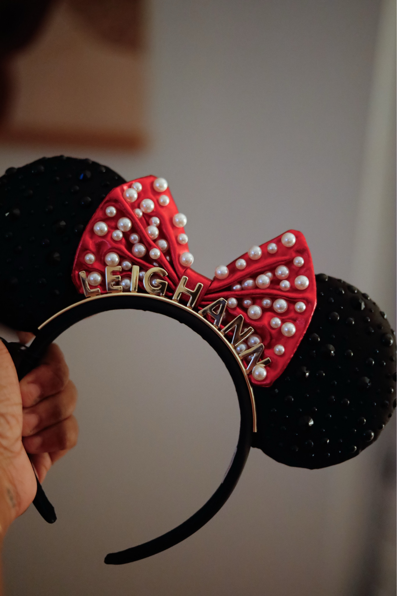 obsessed with these customizable minnie ears from BaubleBar 

#LTKMostLoved #LTKFindsUnder50 #LTKGiftGuide