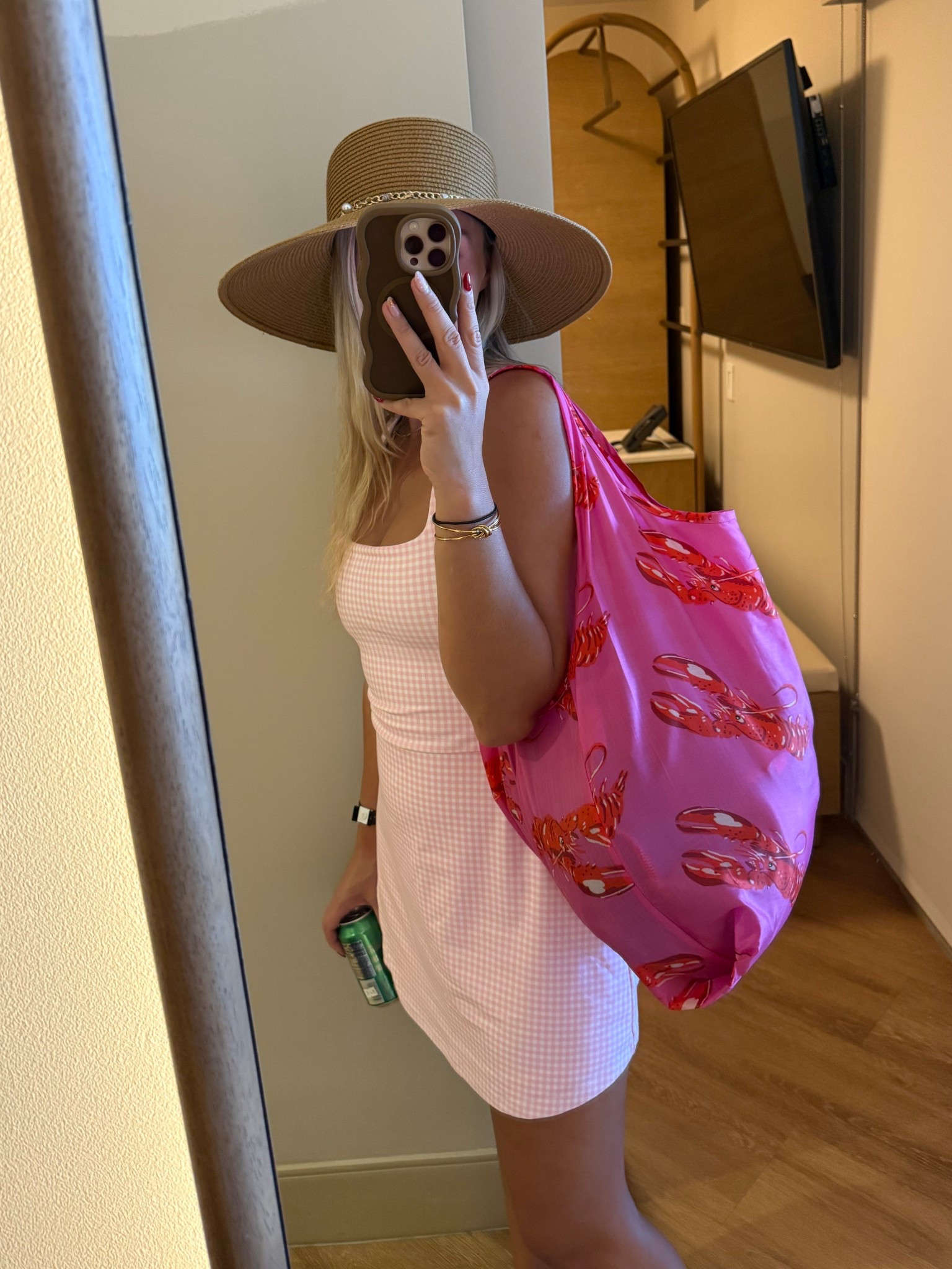 This dress is so comfortable! Best part is you don’t have to take the whole thing down just to go to the bathroom👏🏼 and this lobster bag is the perfect vacation find😍🦞

#baggu #reusablebag #shoppingbag #travelbag #dress #abercrombie #workout #workoutdress #skort #vacationoutfit #resortwear #sunhat #beachhat #phonecase #bracelet #goldbracelet

#LTKSaleAlert #LTKootd #LTKTravel