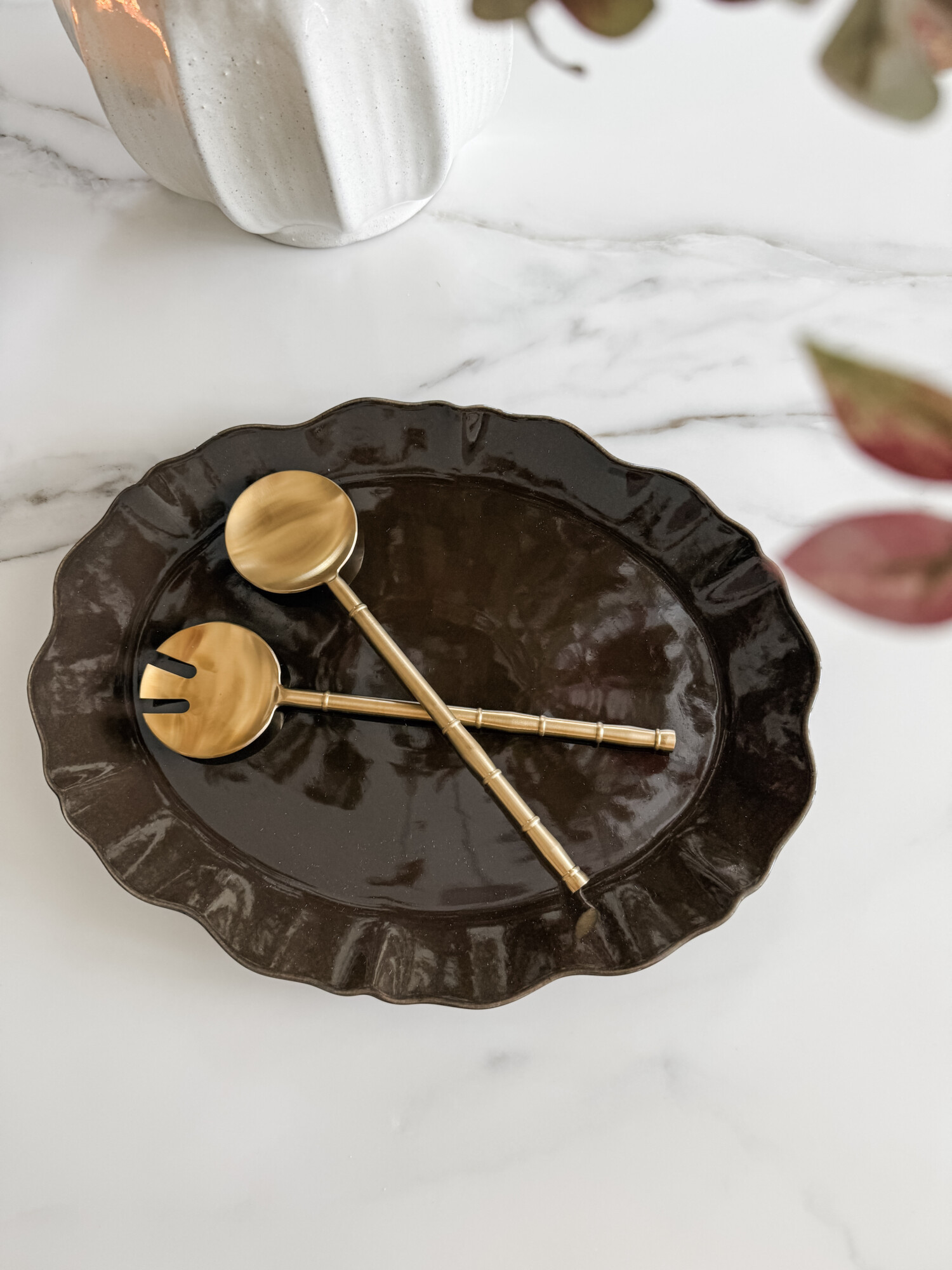 Neutral fall serving platter with gold utensils!




Neutral Home  Modern home  Home decor  Decor inspo  Fall decor inspo  Home styling inspo  Gold utensils  Fall hosting essentials   

 #LTKSeasonal #LTKHome #LTKStyleTip