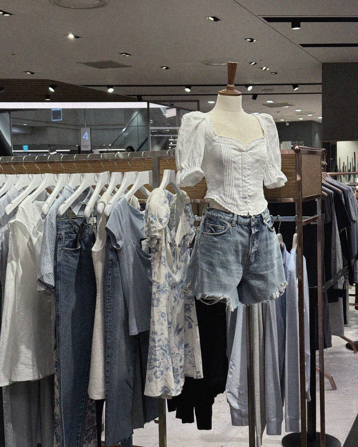 올 봄 화사한 스타일을 원한다면 #리포메이션 원피스와 블라우스, 데님은 어떨까요?
#ltk챌린지


#LTKSeasonal #LTKAsia #LTKstyletip