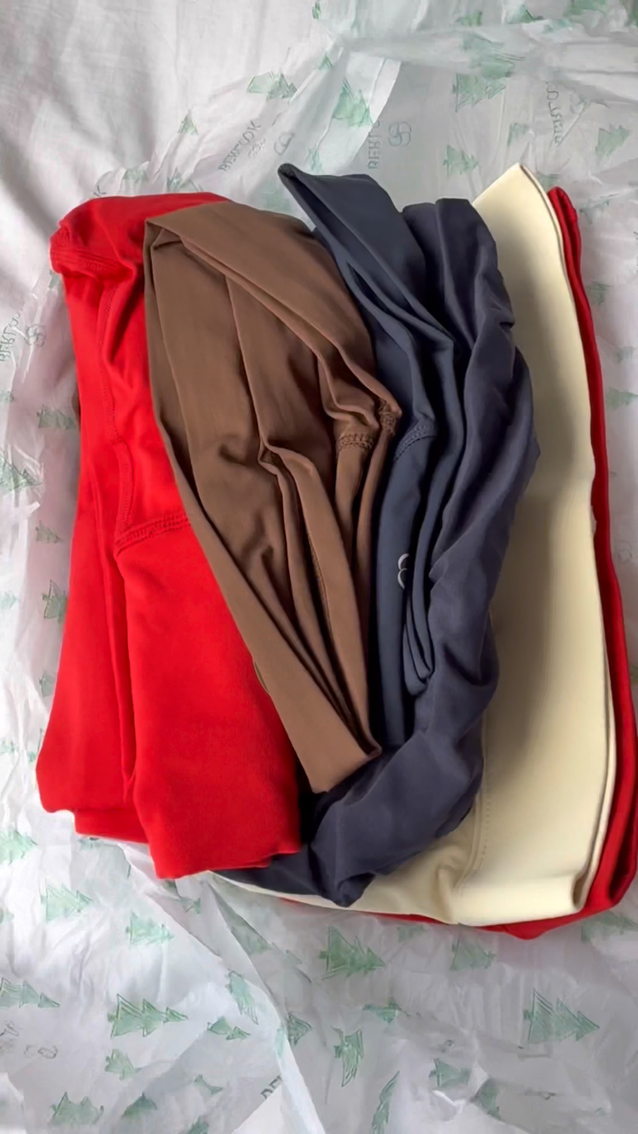 Berlook ❤️ code MQ for $$ off 

#LTKFitness #LTKGiftGuide #LTKStyleTip