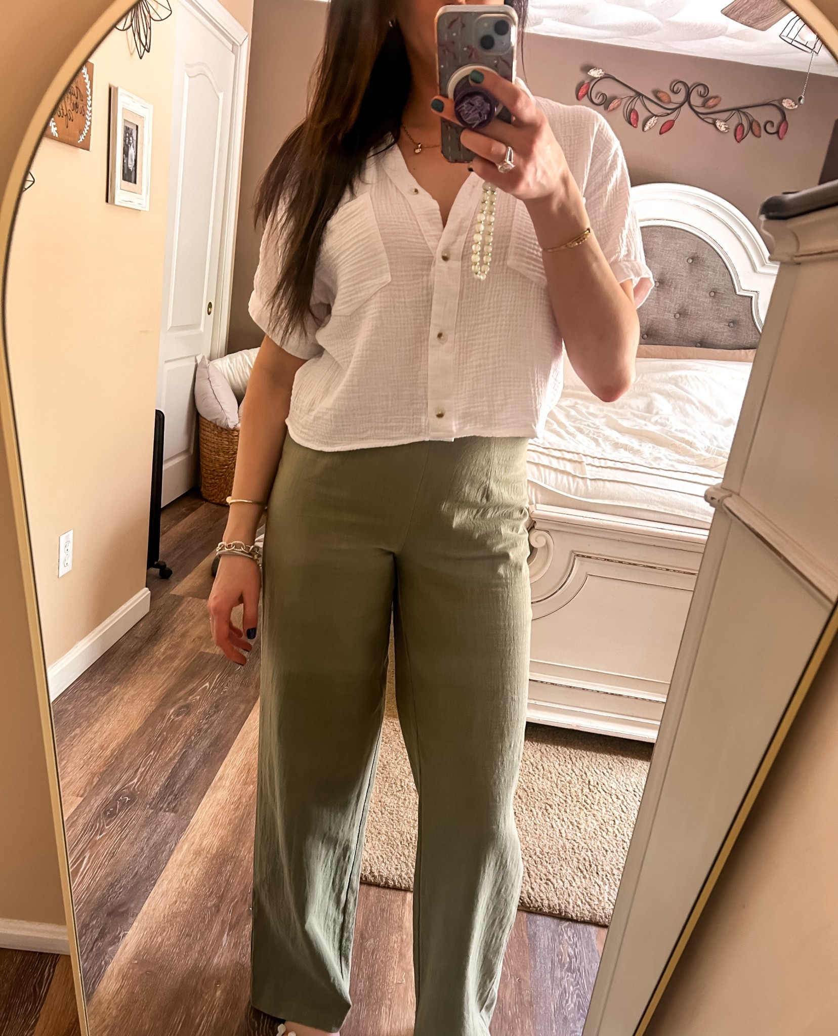 Spring uniform unlocked. 🌿 

There’s nothing better than a pair of breezy wide-leg pants and a classic white button-down. Effortless, comfortable, and perfect for a day out.

#LTKdayinmylife #LTKootd #LTKgrwm